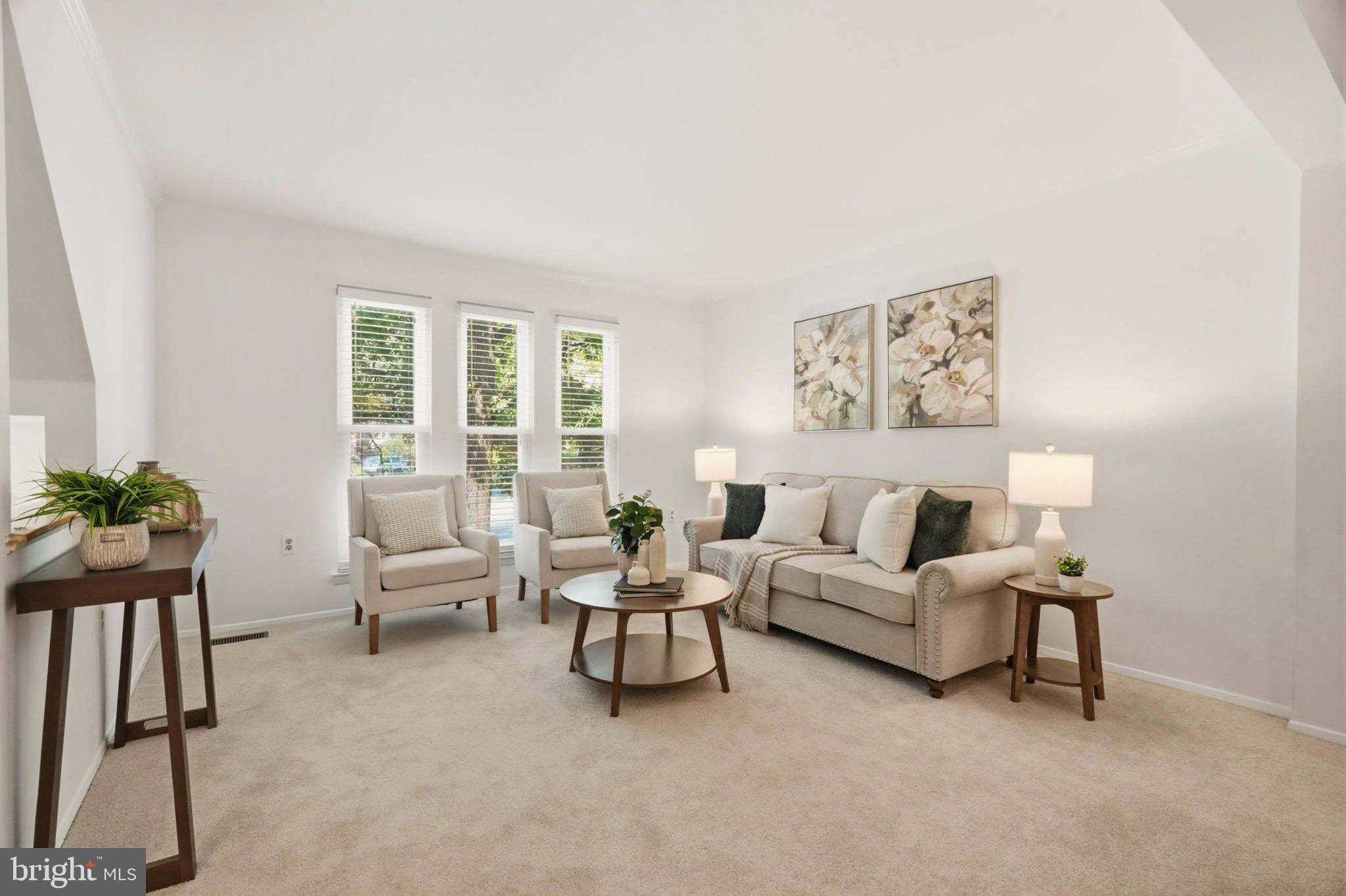 8112 WOODED GLEN COURT