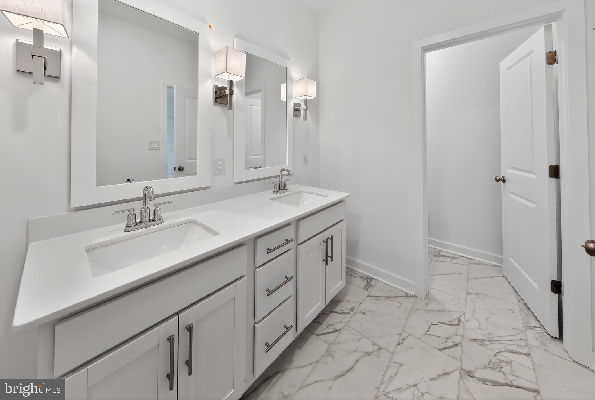 CAPTAINS WAY - Residential