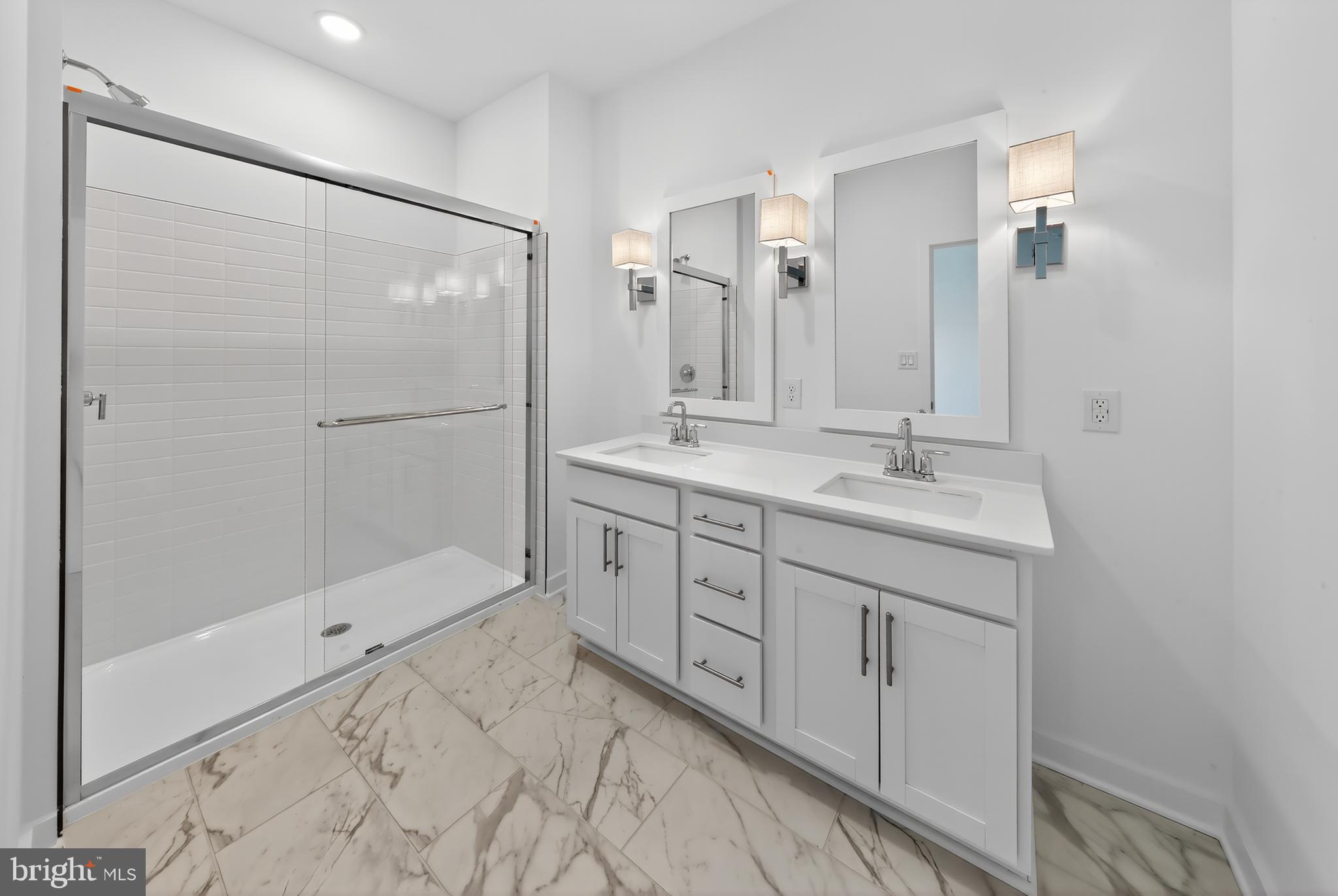 CAPTAINS WAY - Residential