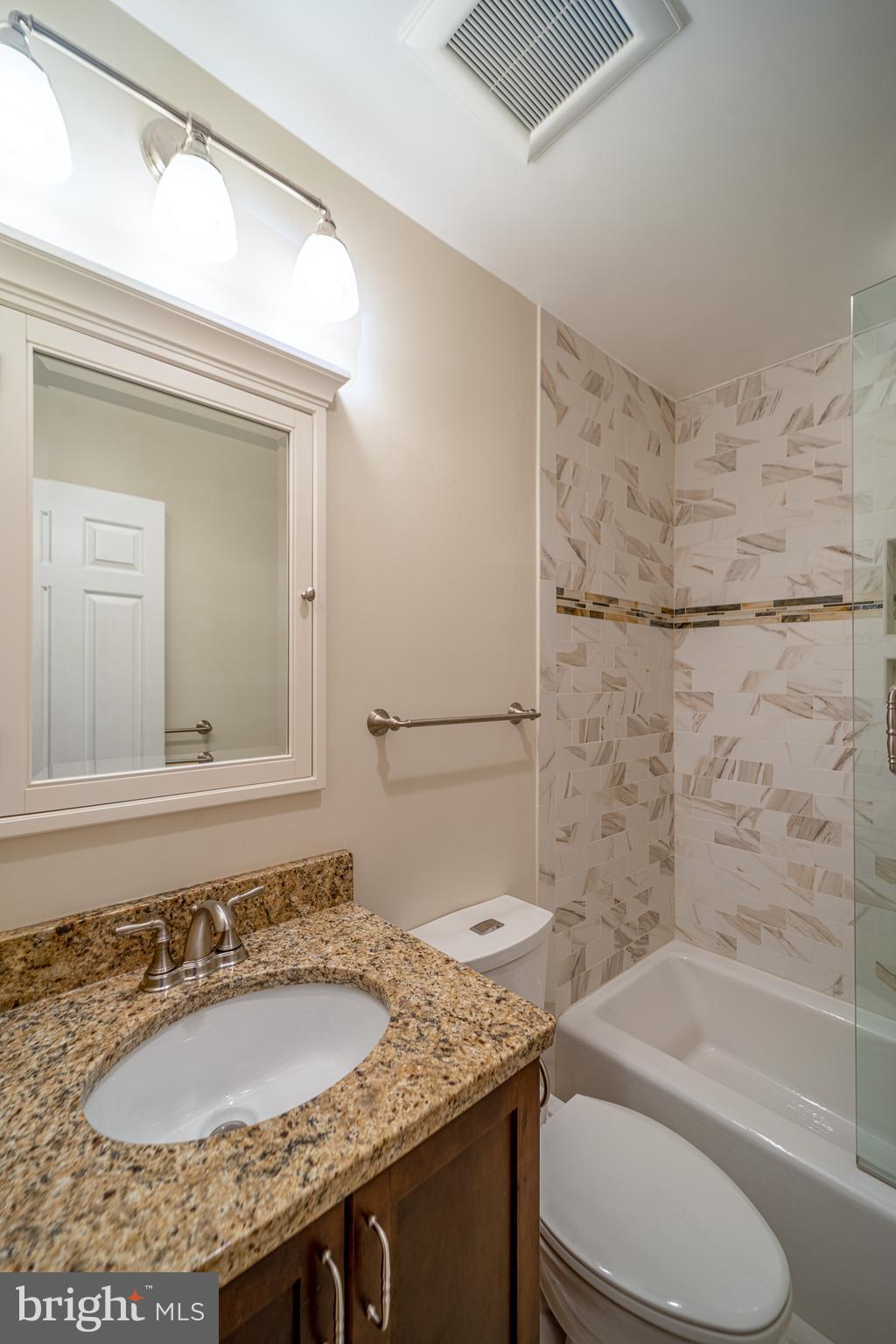 WATERGATE OF ALEXANDRIA - Residential Lease