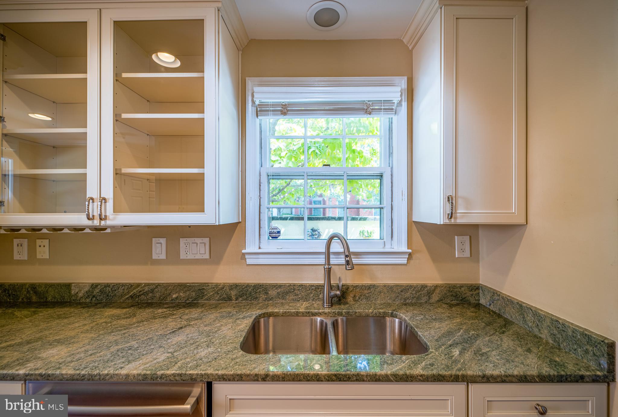 WATERGATE OF ALEXANDRIA - Residential Lease