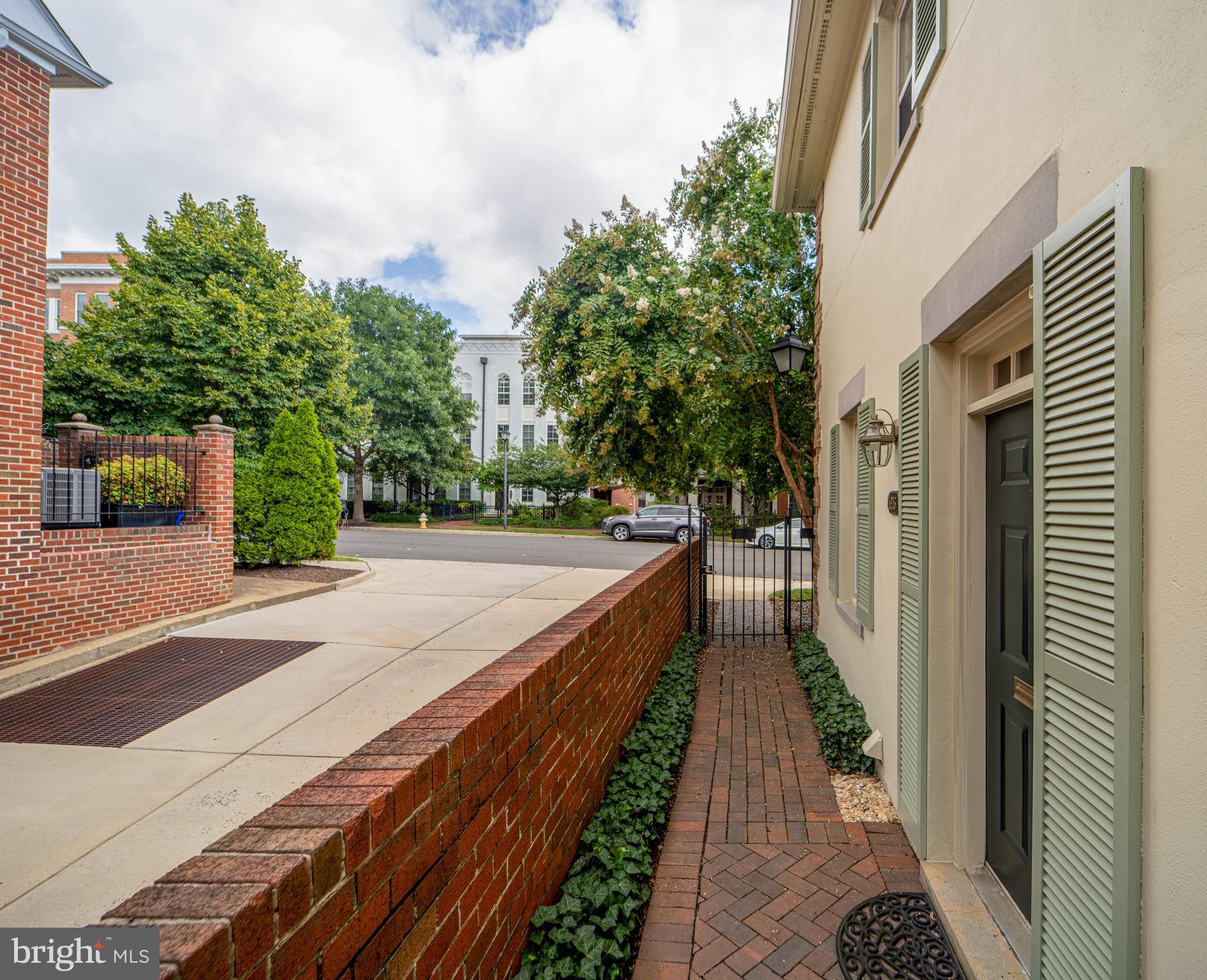 WATERGATE OF ALEXANDRIA - Residential Lease