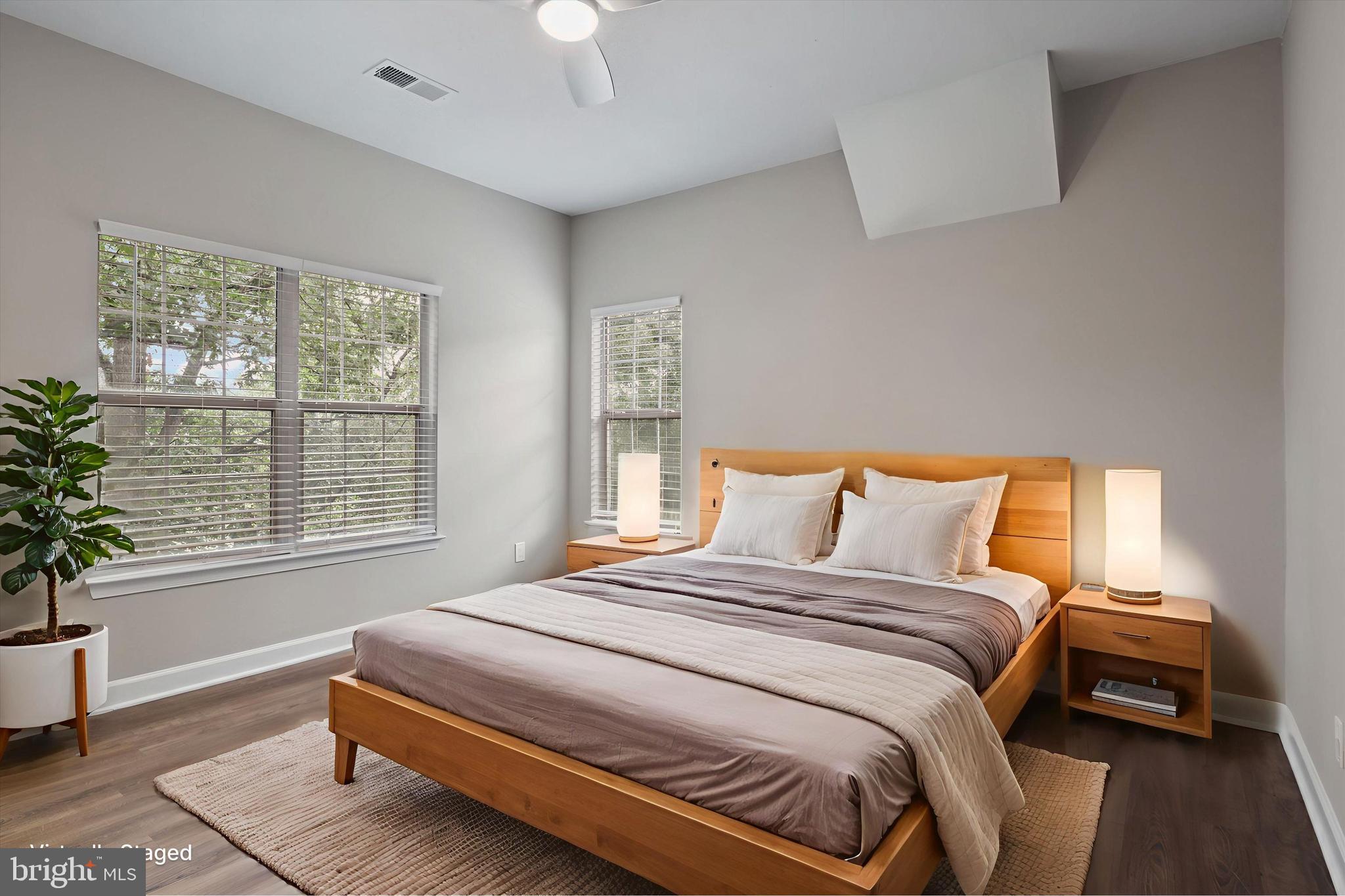 1716 LAKE SHORE CREST DRIVE 33