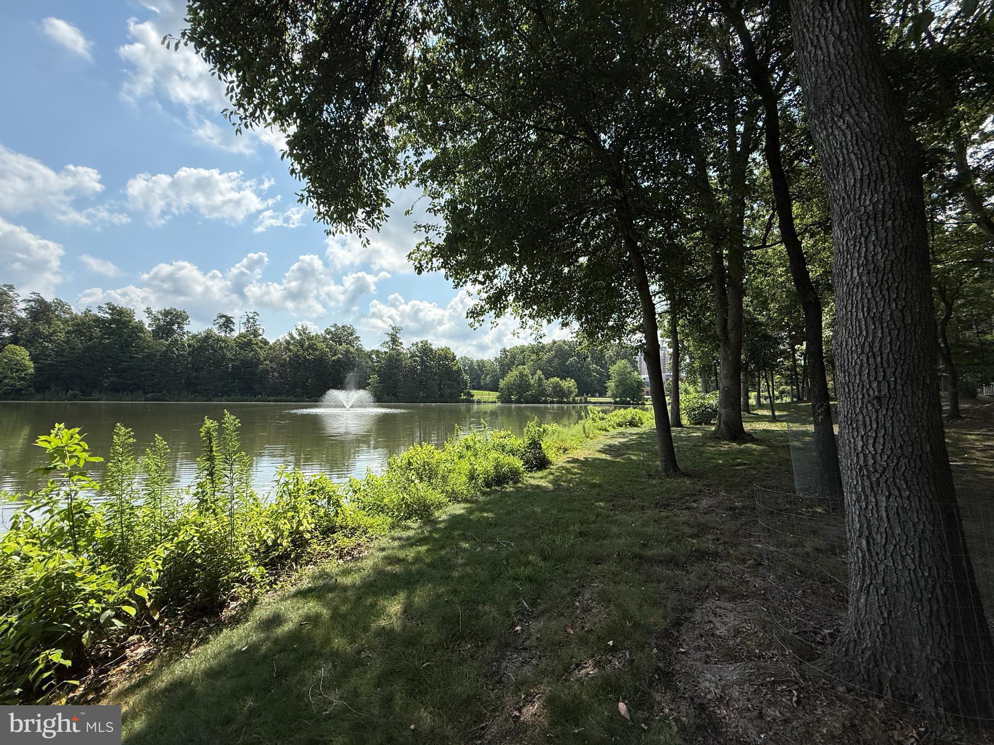 1716 LAKE SHORE CREST DRIVE 33