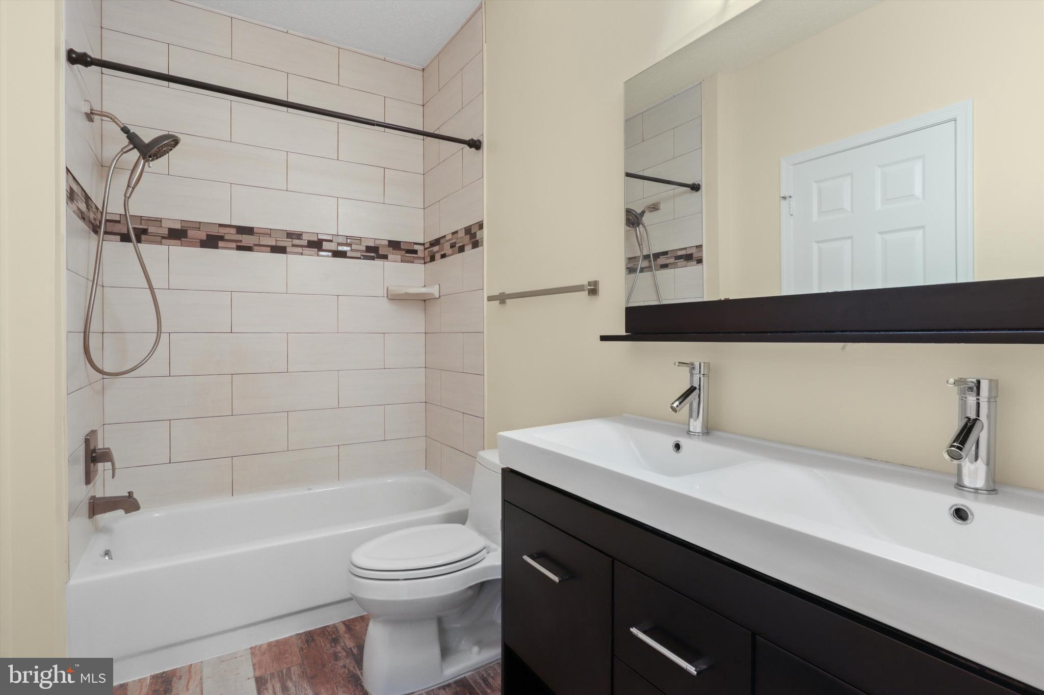 1716 LAKE SHORE CREST DRIVE 33