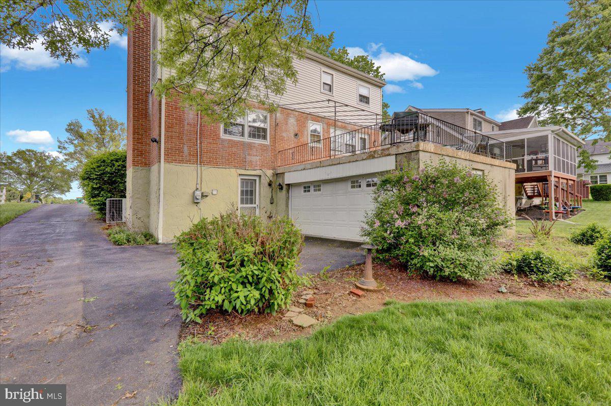 WHITFIELD - Residential