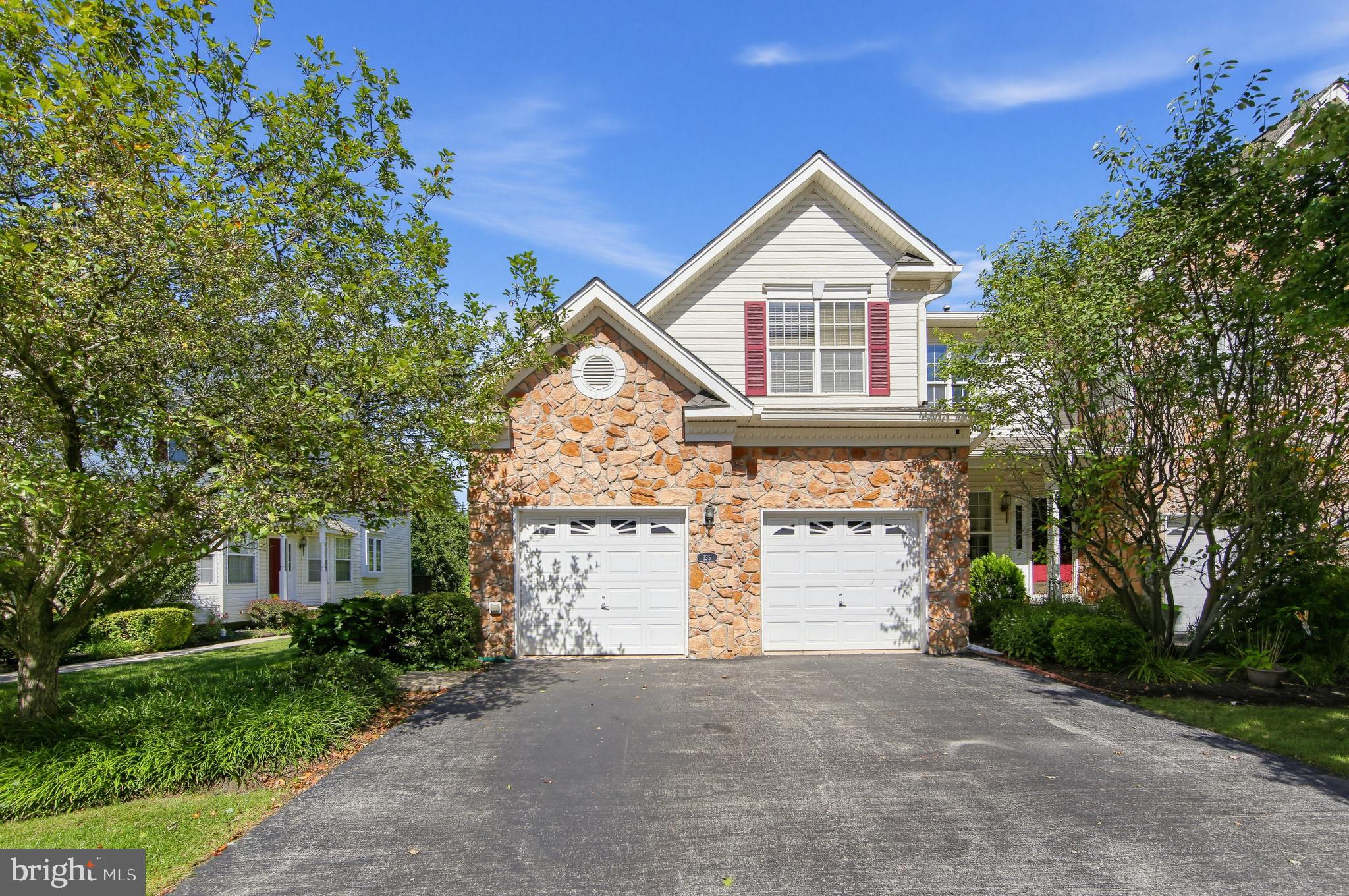 135 FRINGETREE DRIVE