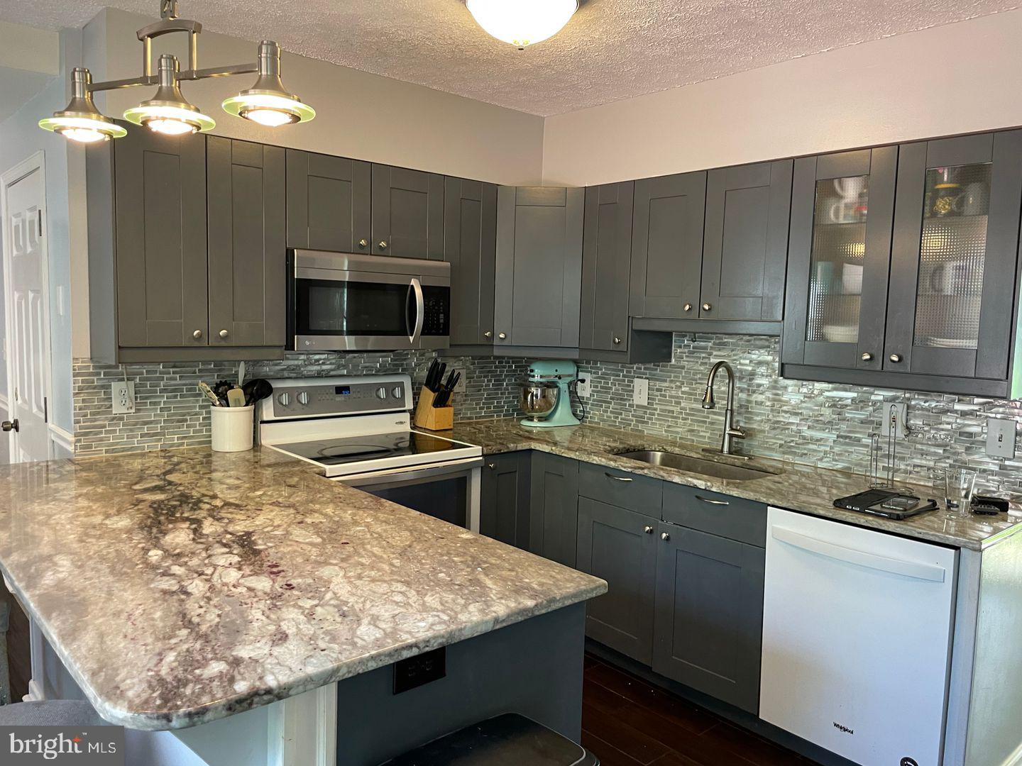 ATLANTIS - Residential Lease