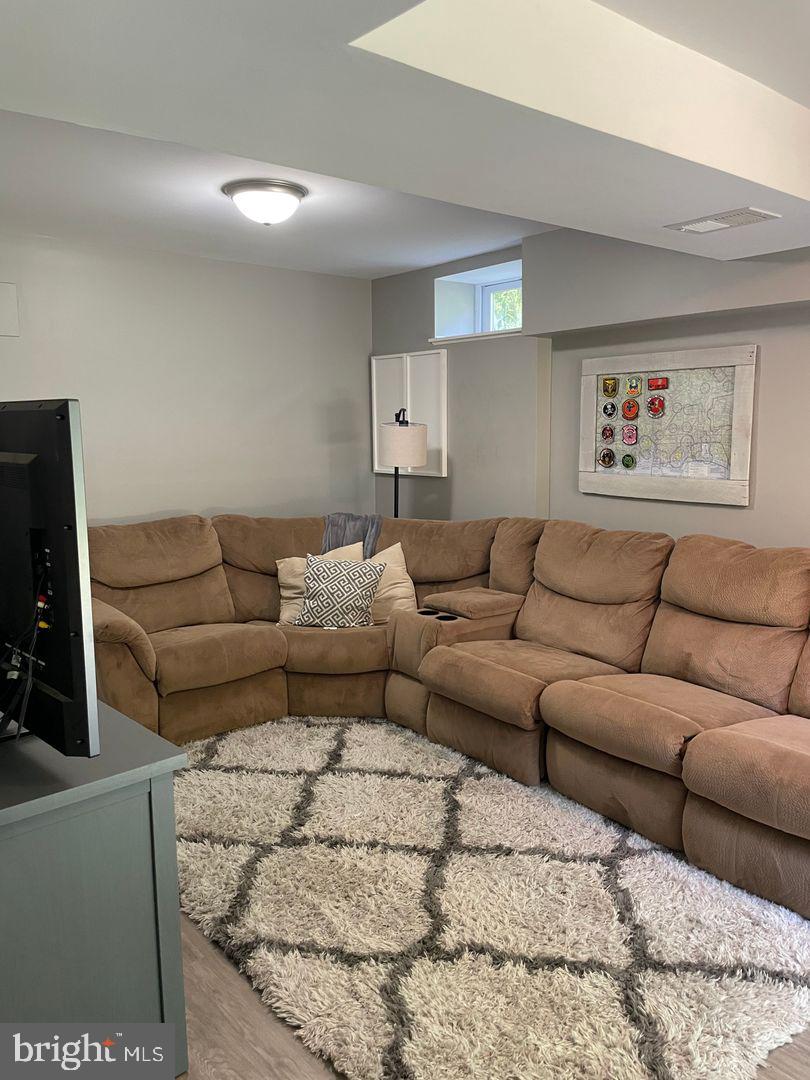 ATLANTIS - Residential Lease