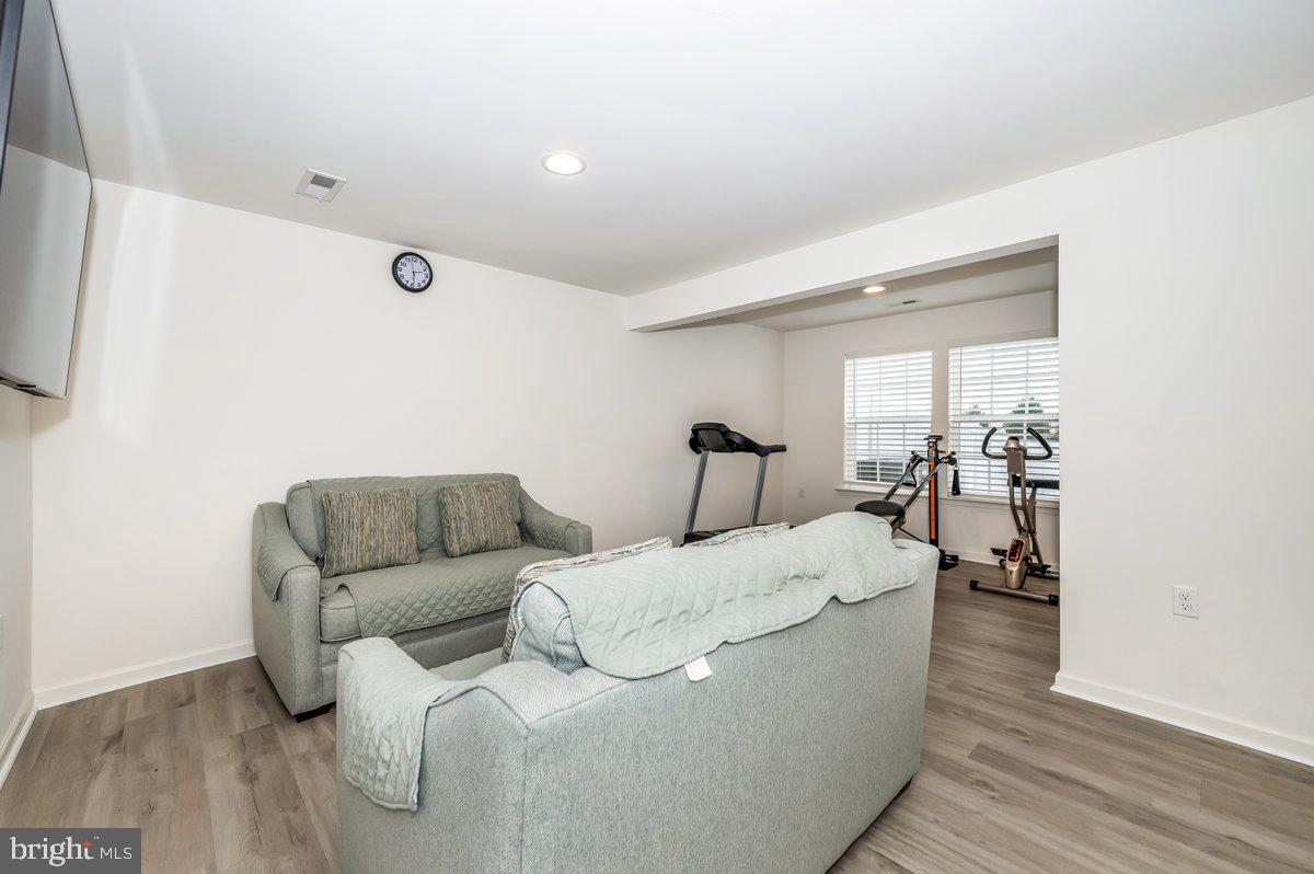 BRIAR RUN - Residential