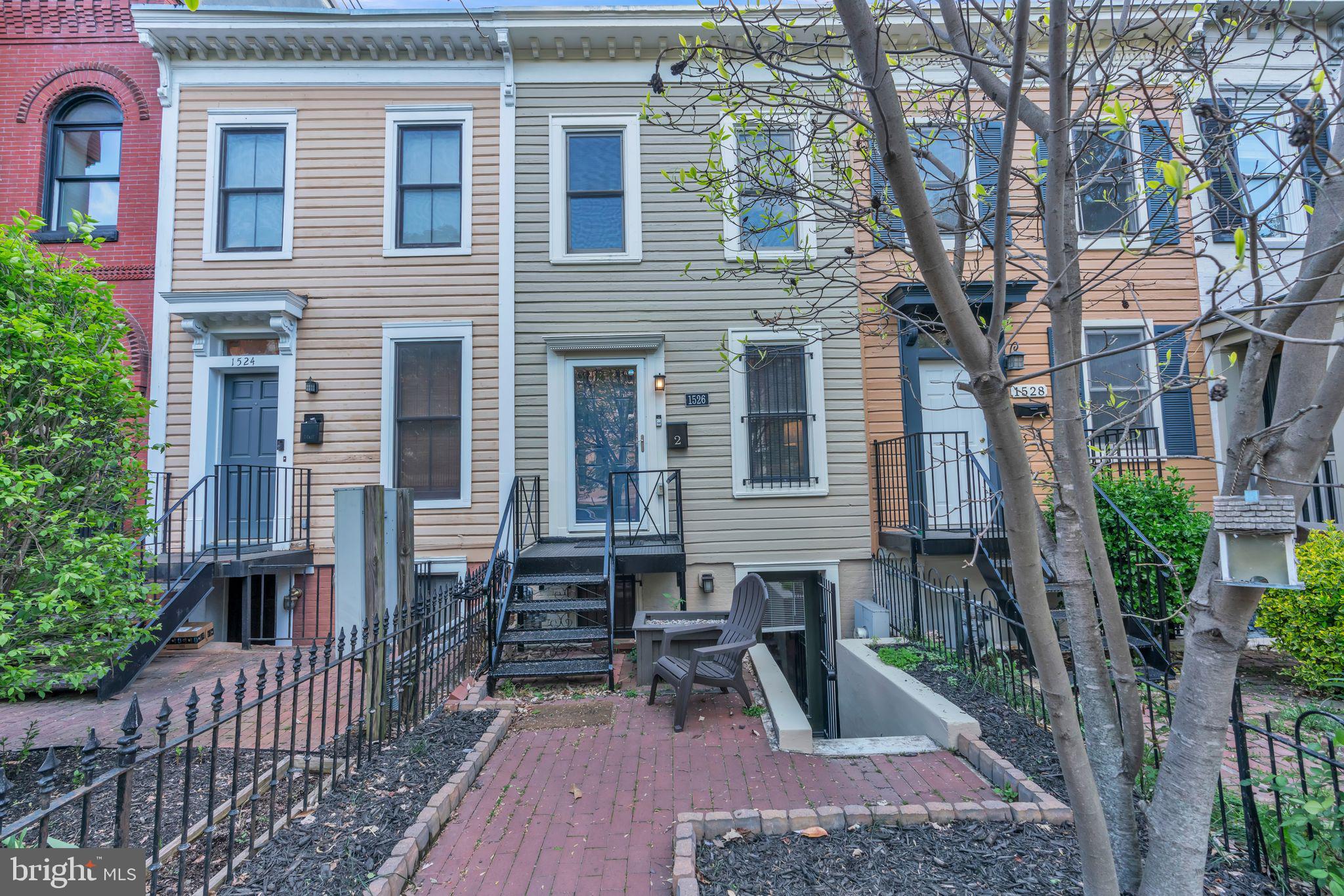 1526 8TH STREET NW 2