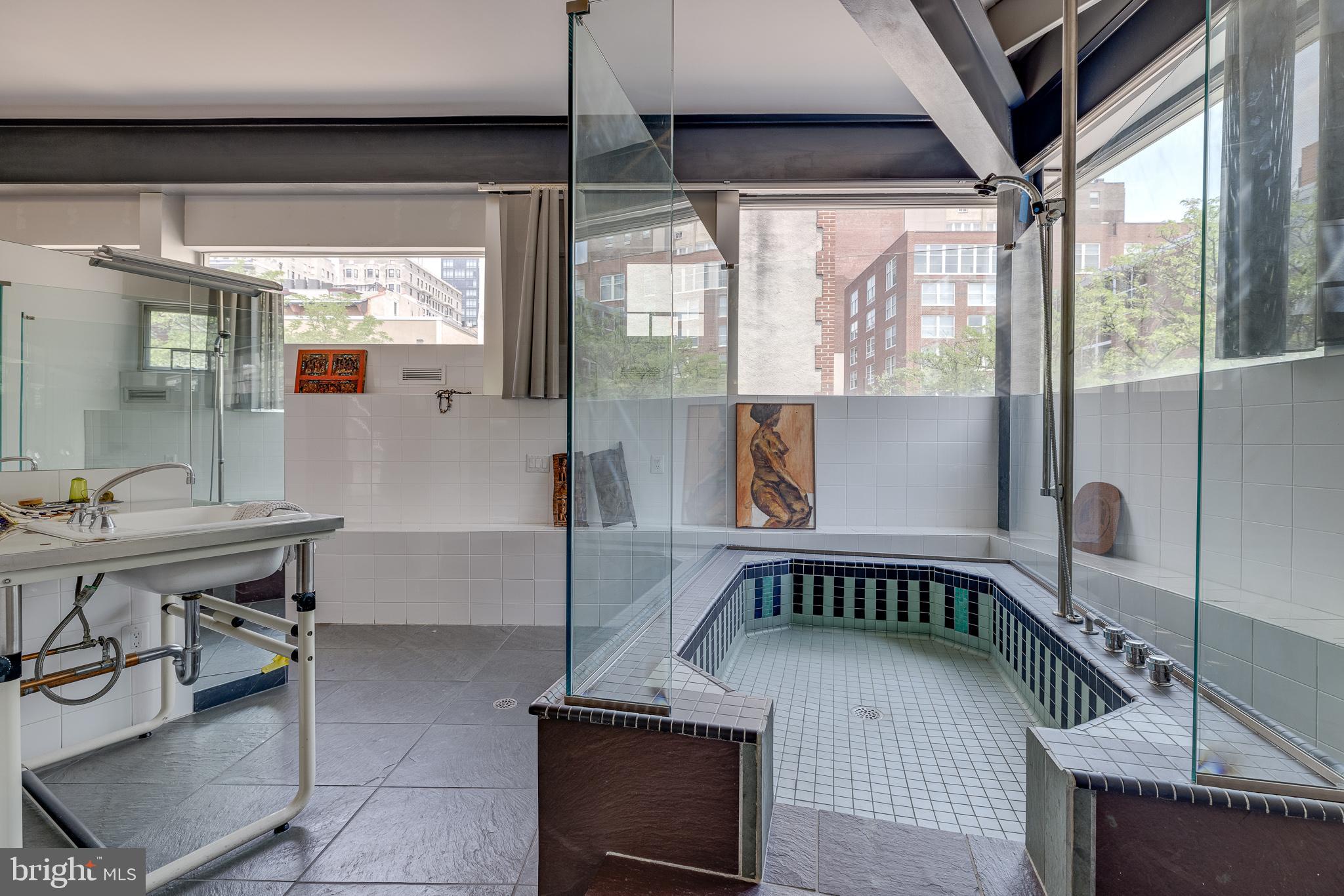 WASHINGTON SQ - Residential