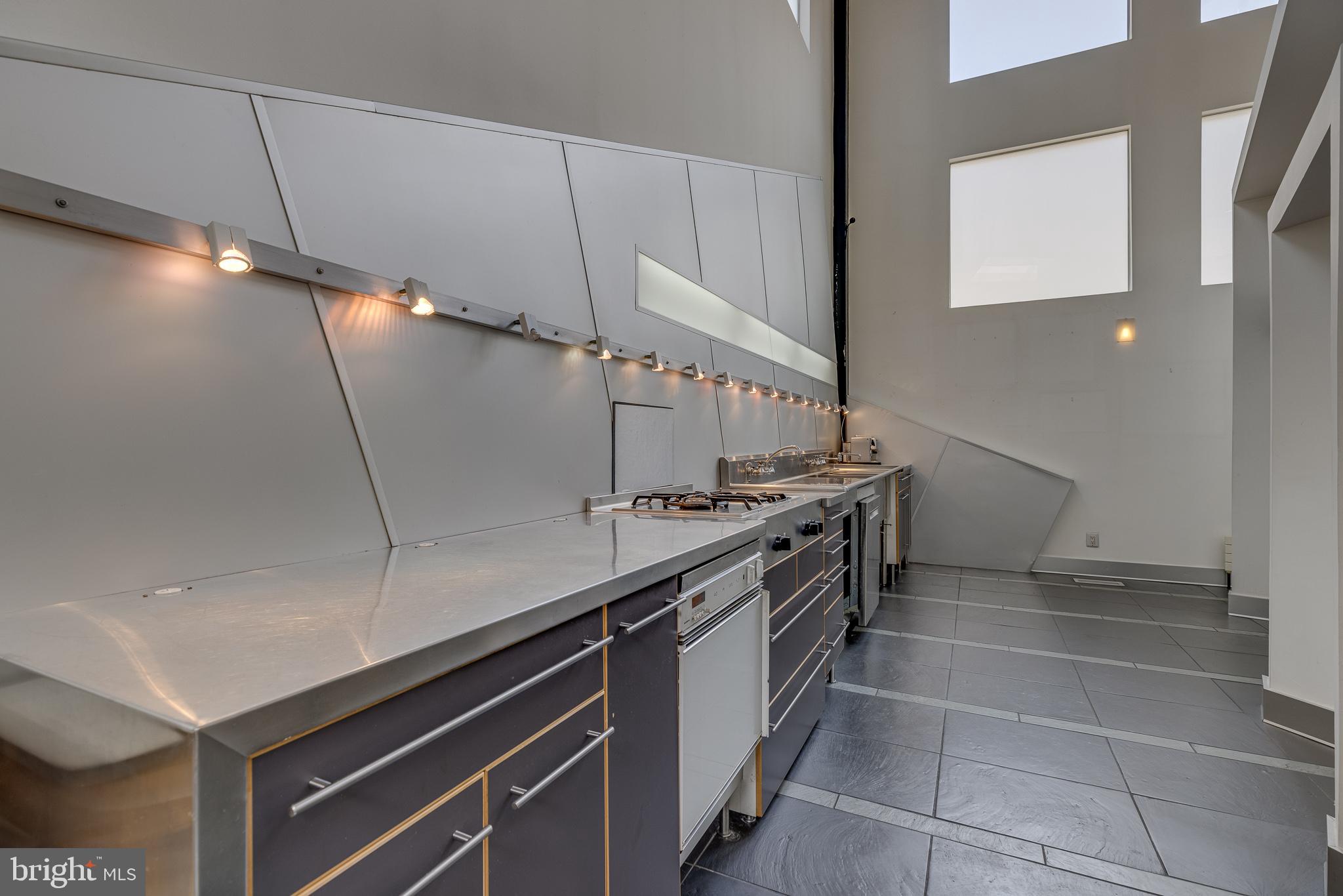 WASHINGTON SQ - Residential