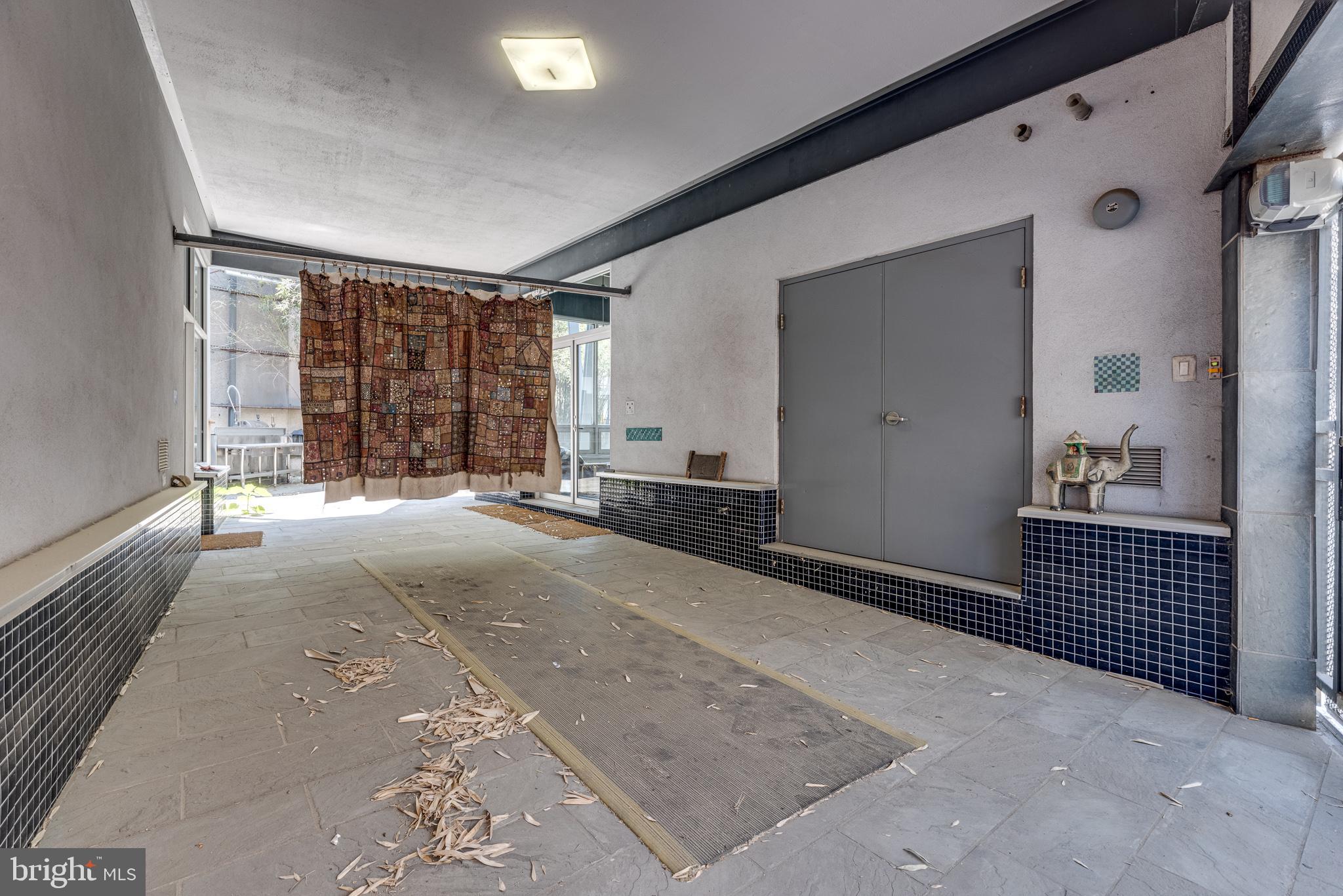 WASHINGTON SQ - Residential