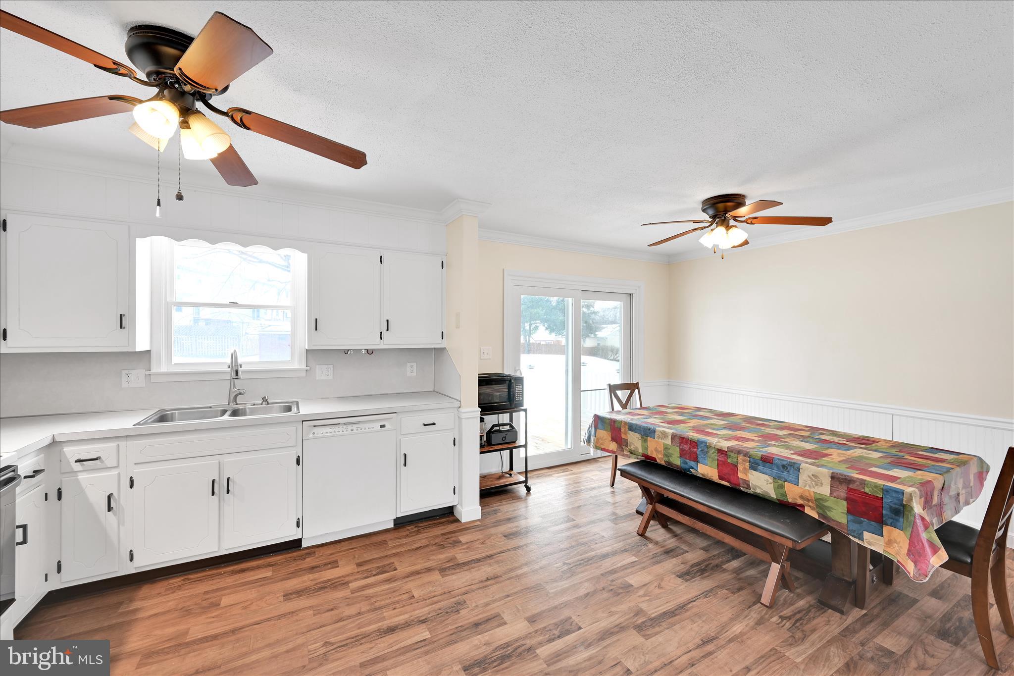 1 MI W OF EPHRATA - Residential