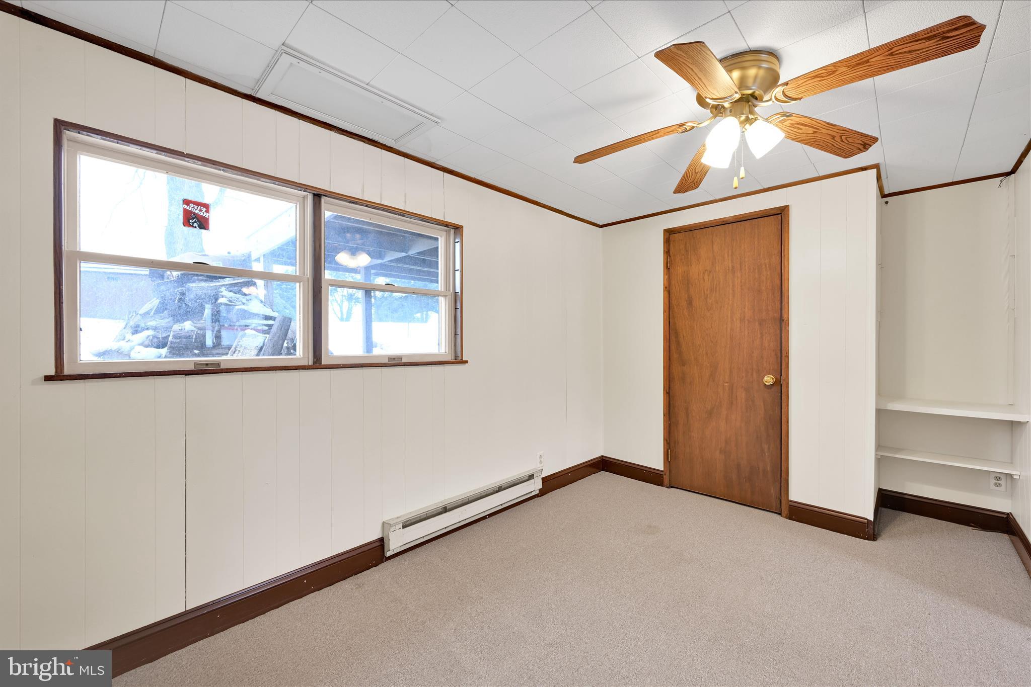 1 MI W OF EPHRATA - Residential