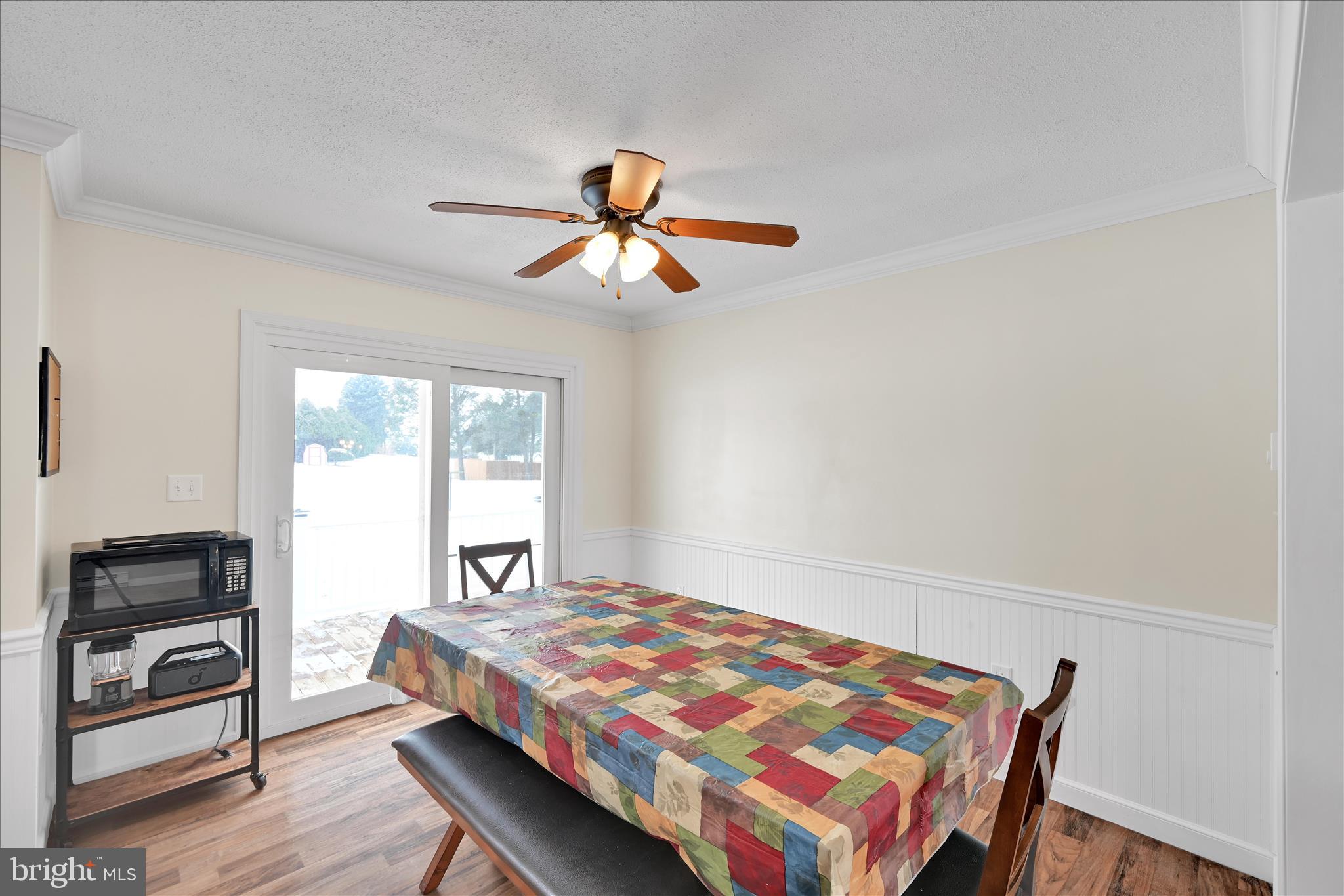 1 MI W OF EPHRATA - Residential