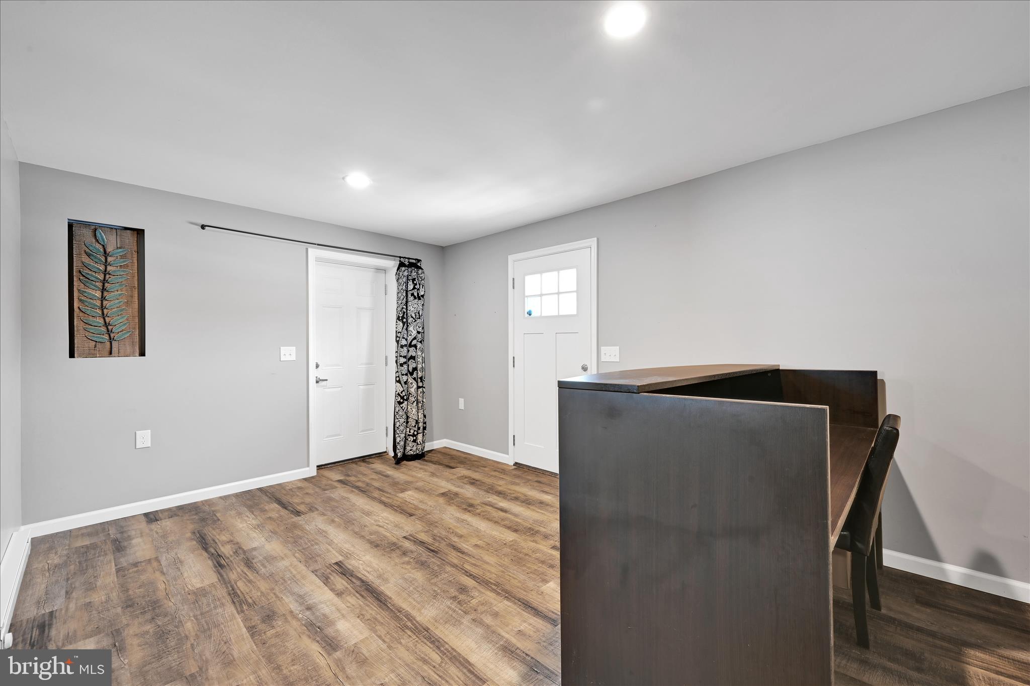 1 MI W OF EPHRATA - Residential