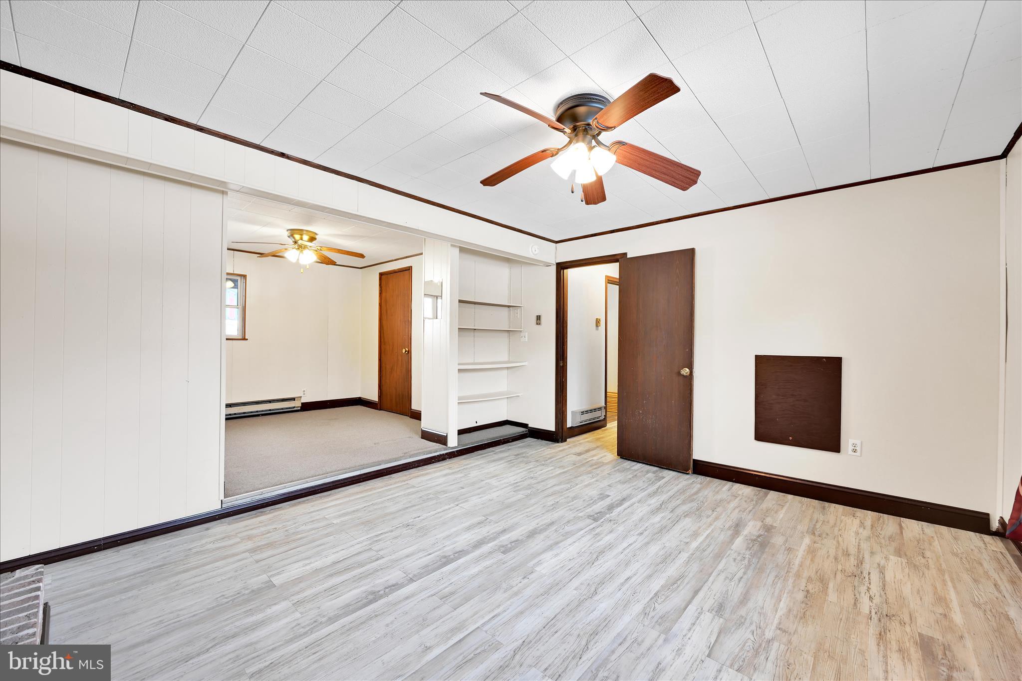 1 MI W OF EPHRATA - Residential