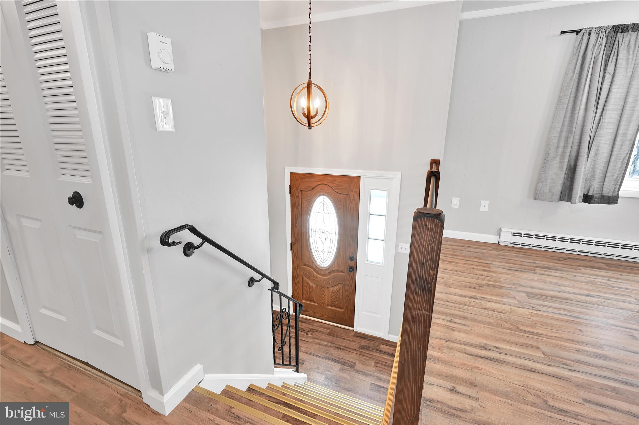 1 MI W OF EPHRATA - Residential