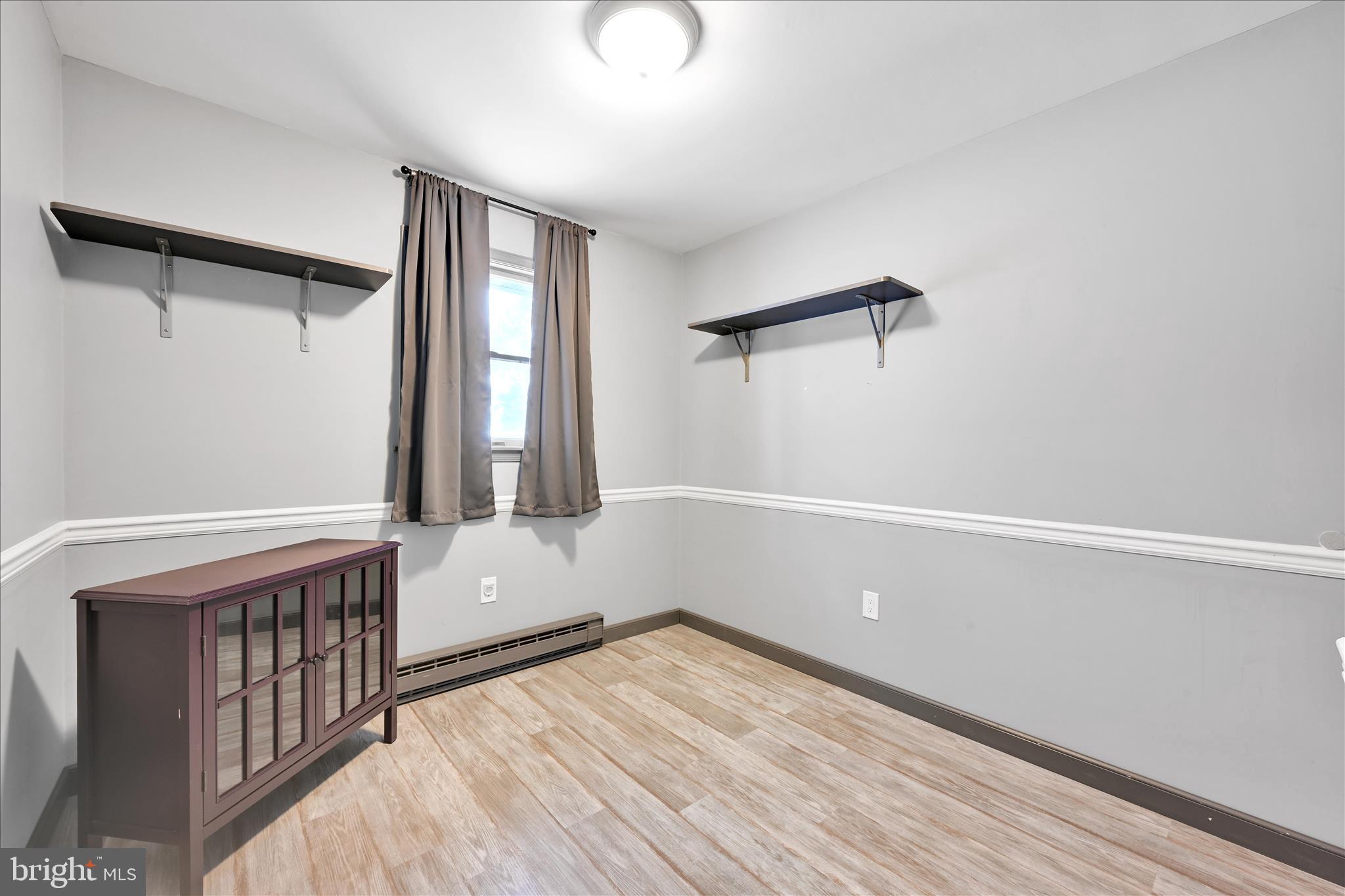 1 MI W OF EPHRATA - Residential