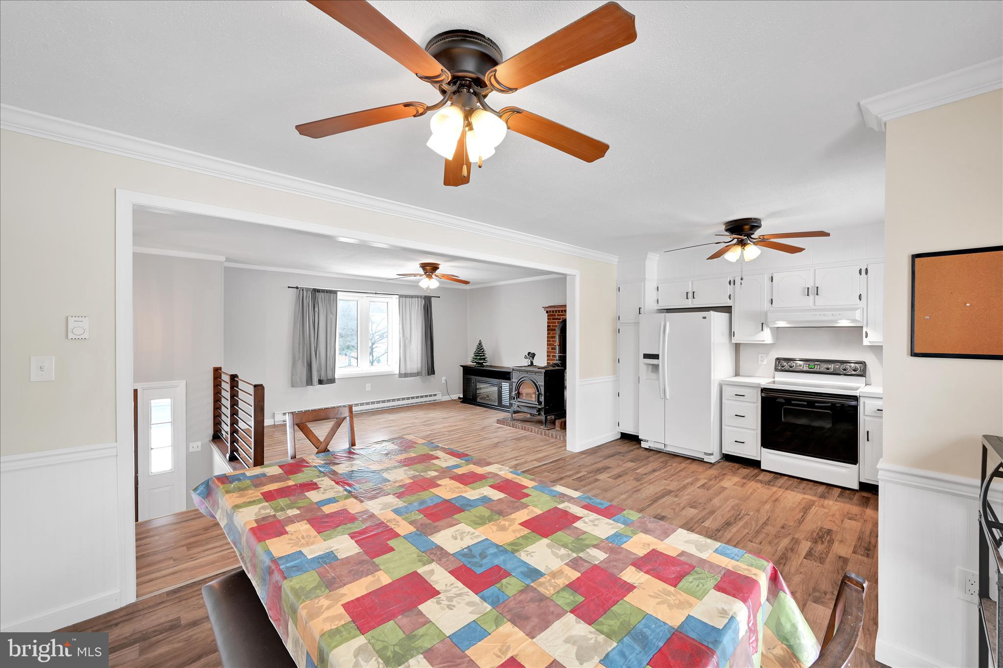 1 MI W OF EPHRATA - Residential