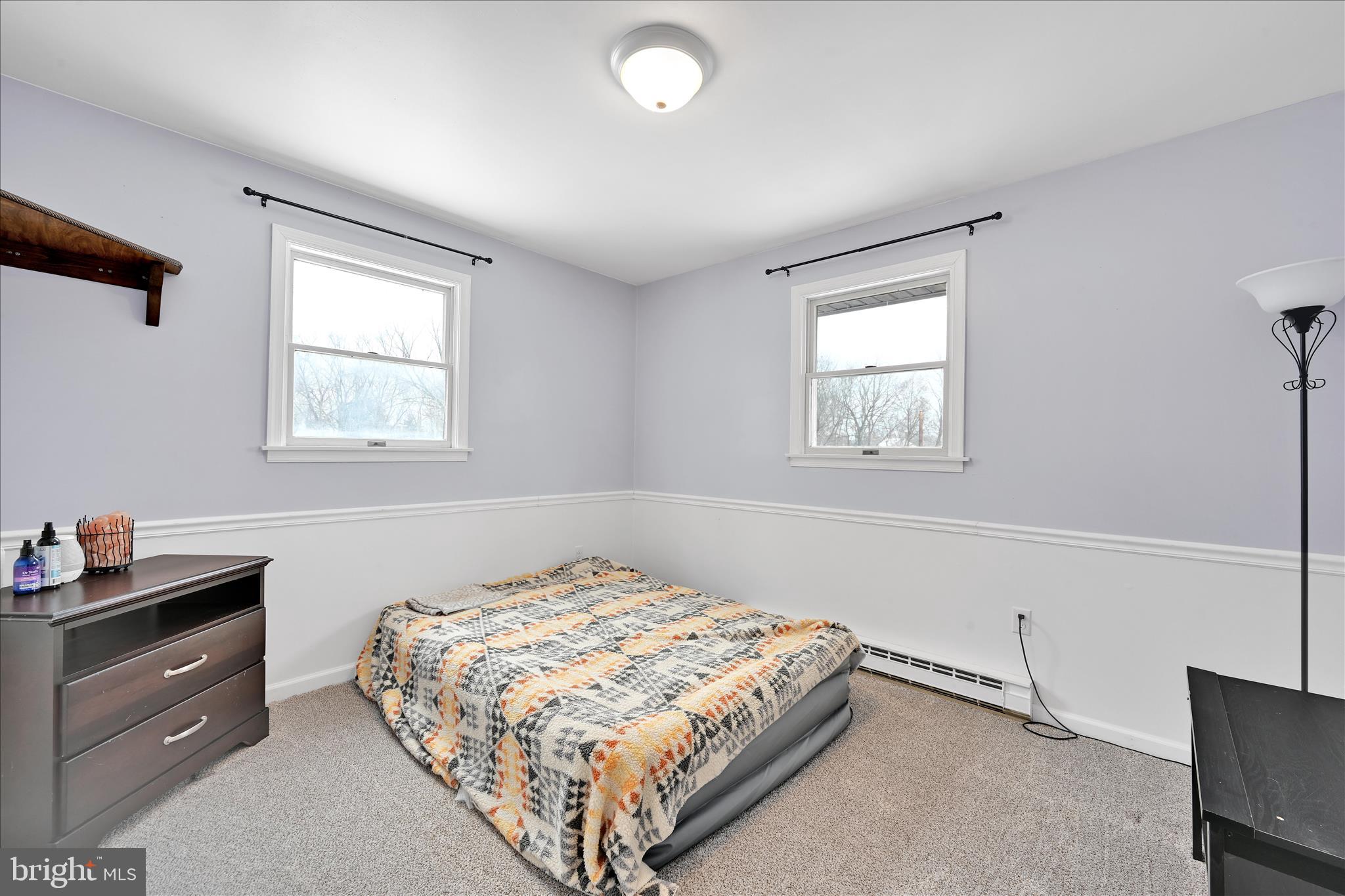 1 MI W OF EPHRATA - Residential