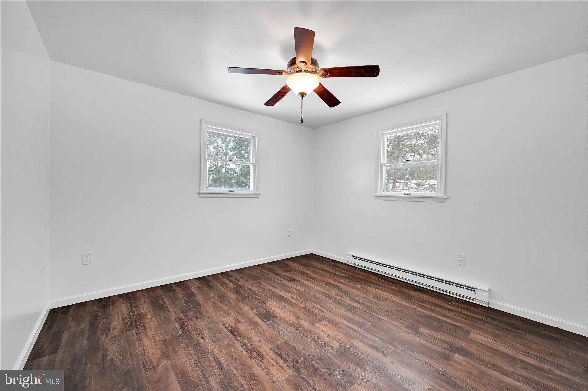 1 MI W OF EPHRATA - Residential