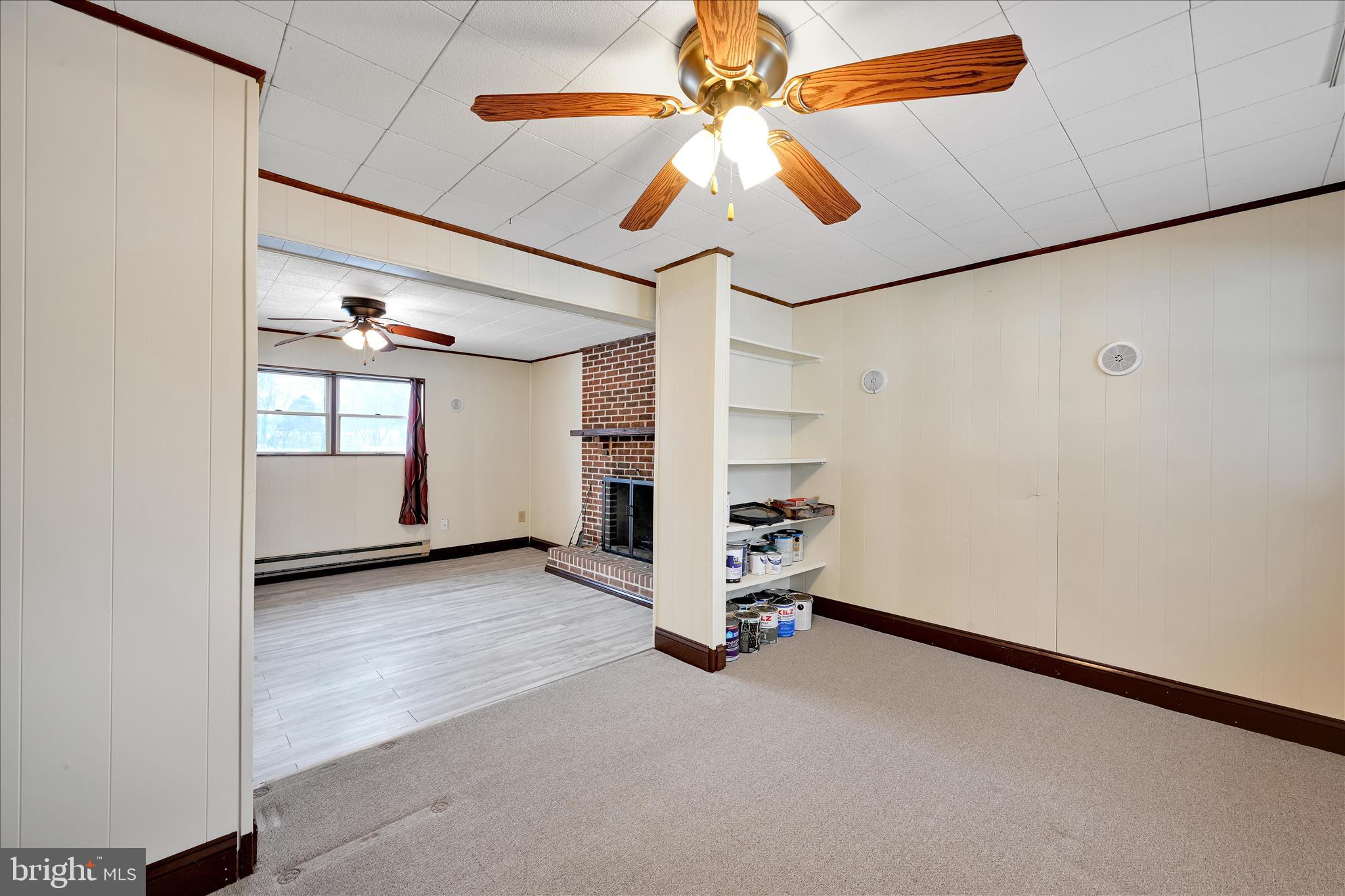 1 MI W OF EPHRATA - Residential