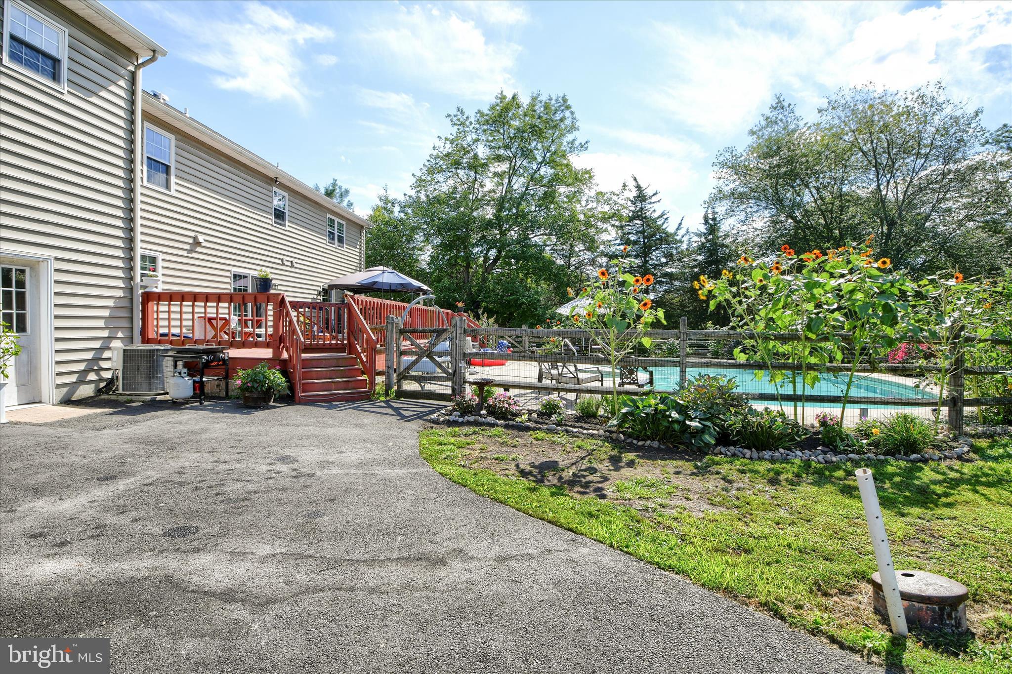 SWEET BRIAR - Residential