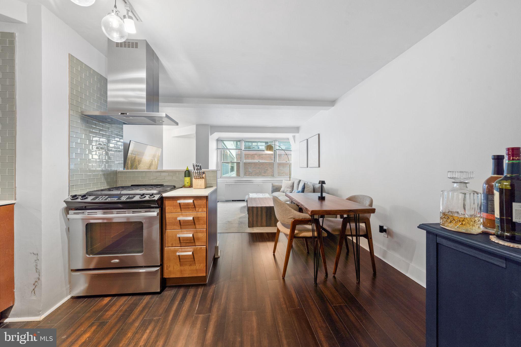 1810 RITTENHOUSE SQUARE 610