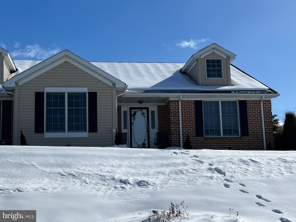 Photo of 1512 Spring Side Drive E, CHAMBERSBURG, PA 17202 (MLS # PAFL2032568)