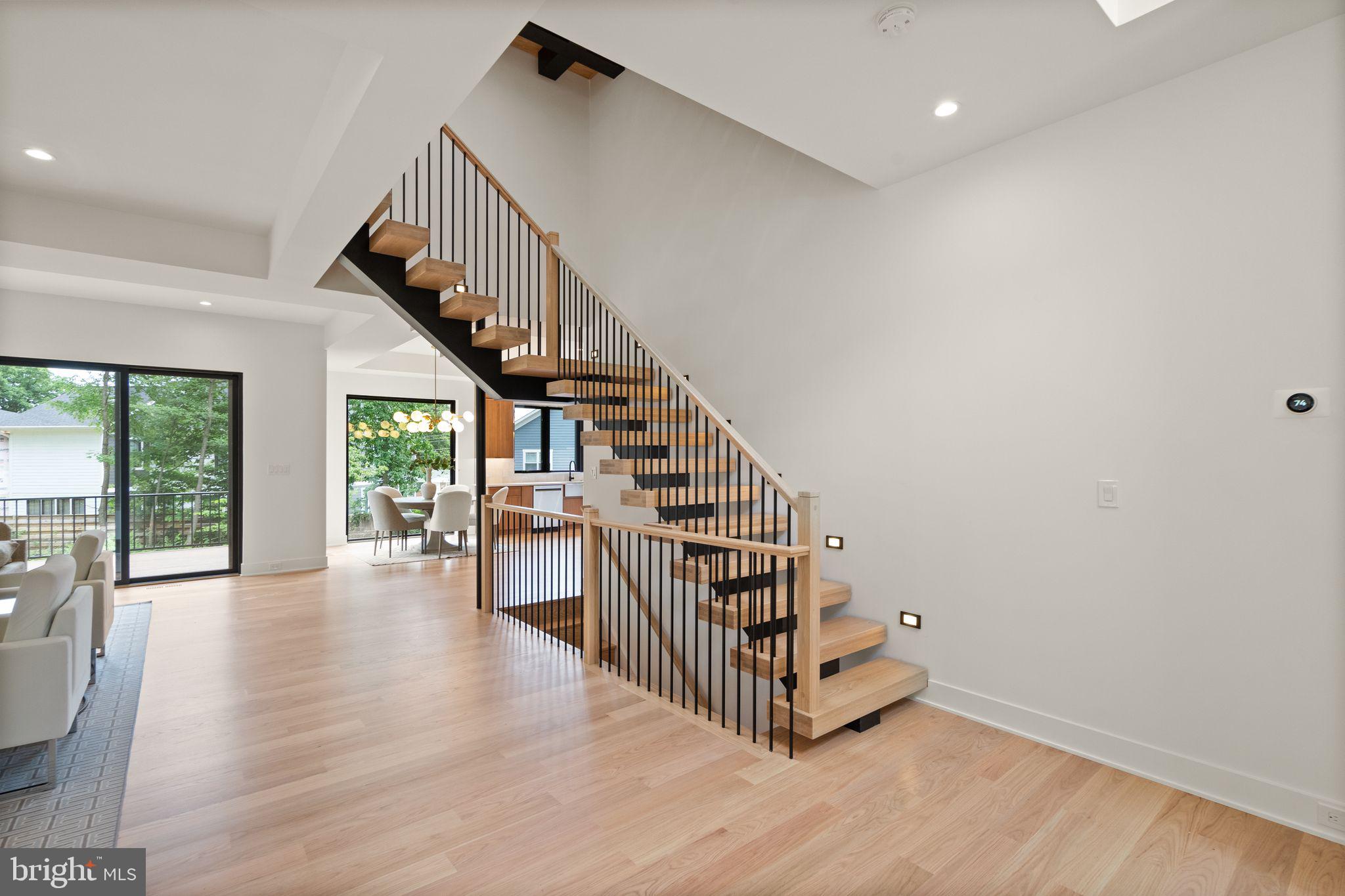 VIENNA WOODS - Residential