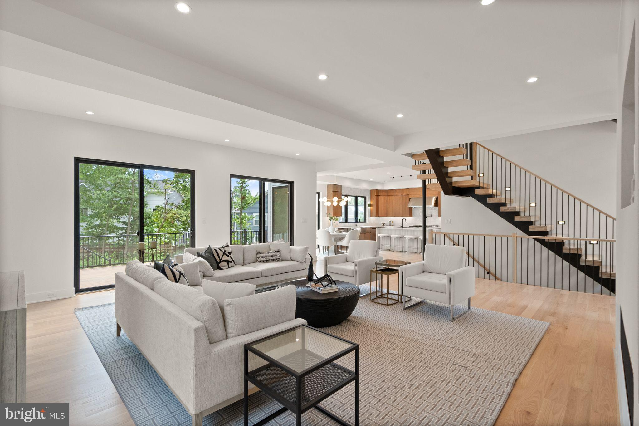 VIENNA WOODS - Residential