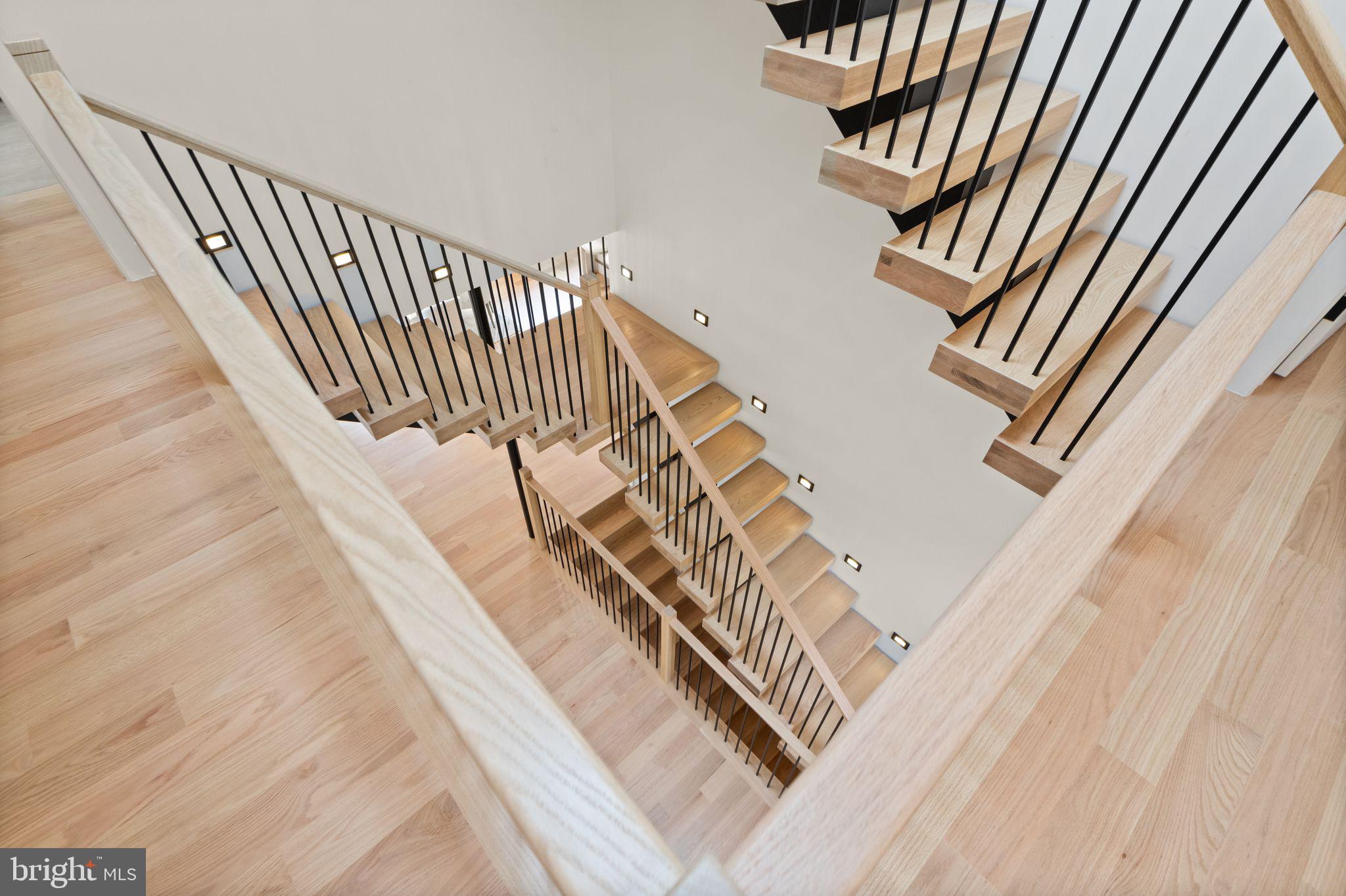 VIENNA WOODS - Residential