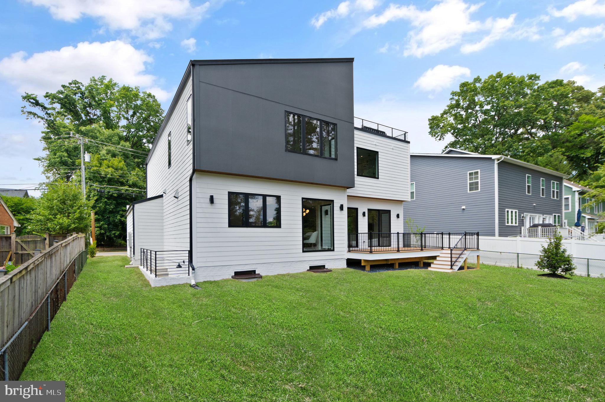 VIENNA WOODS - Residential