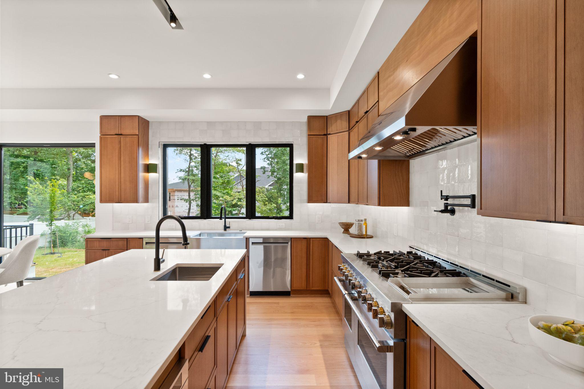 VIENNA WOODS - Residential