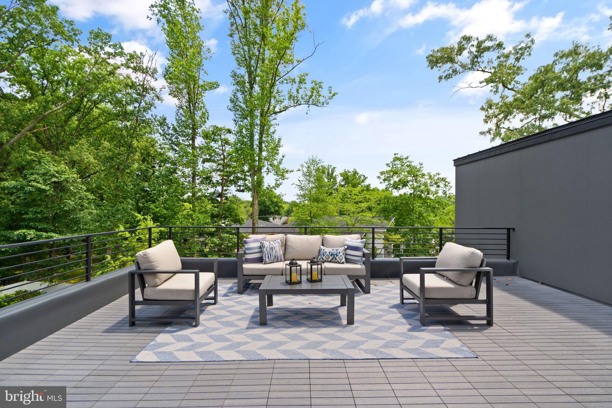 VIENNA WOODS - Residential