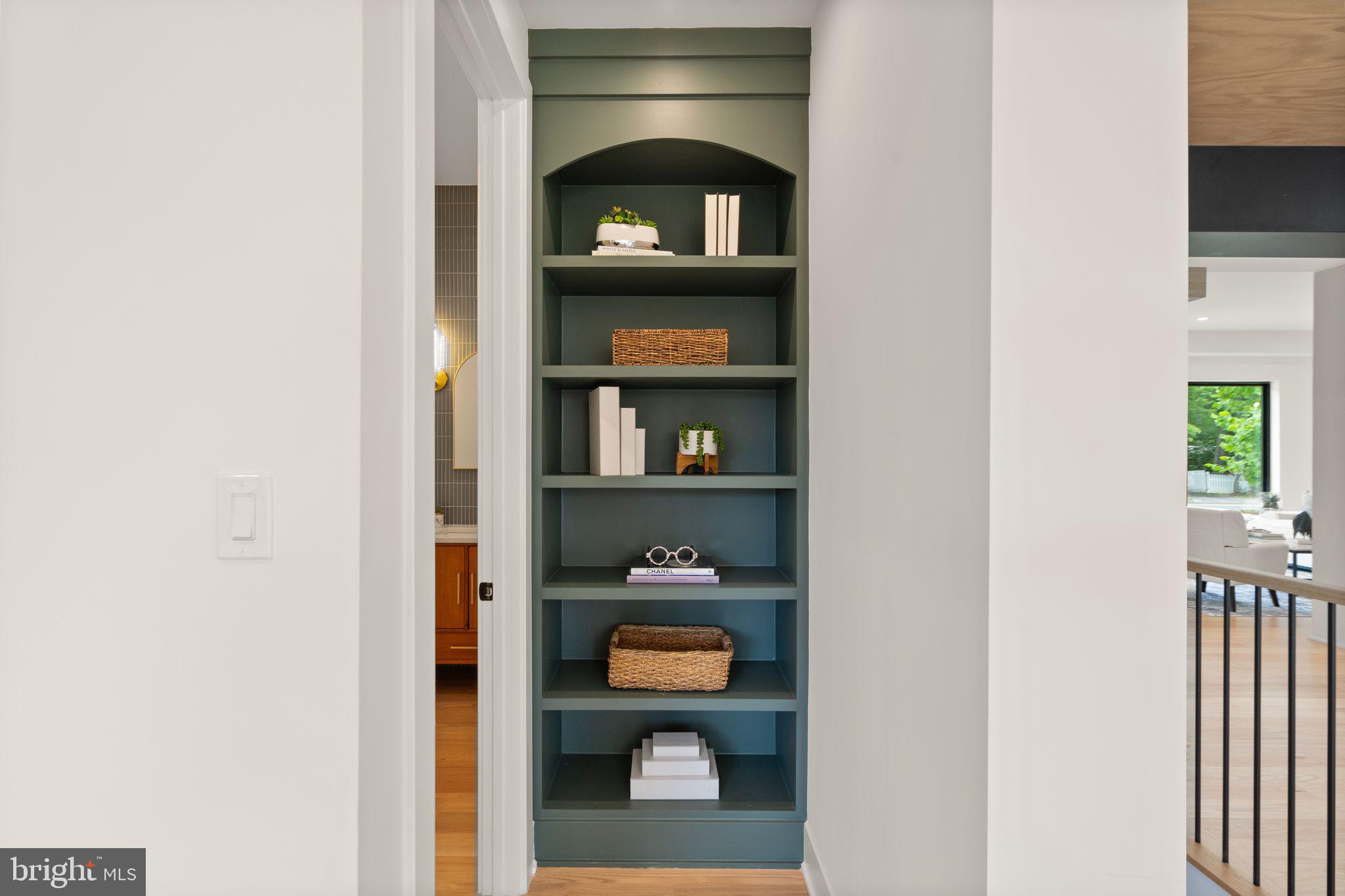 VIENNA WOODS - Residential