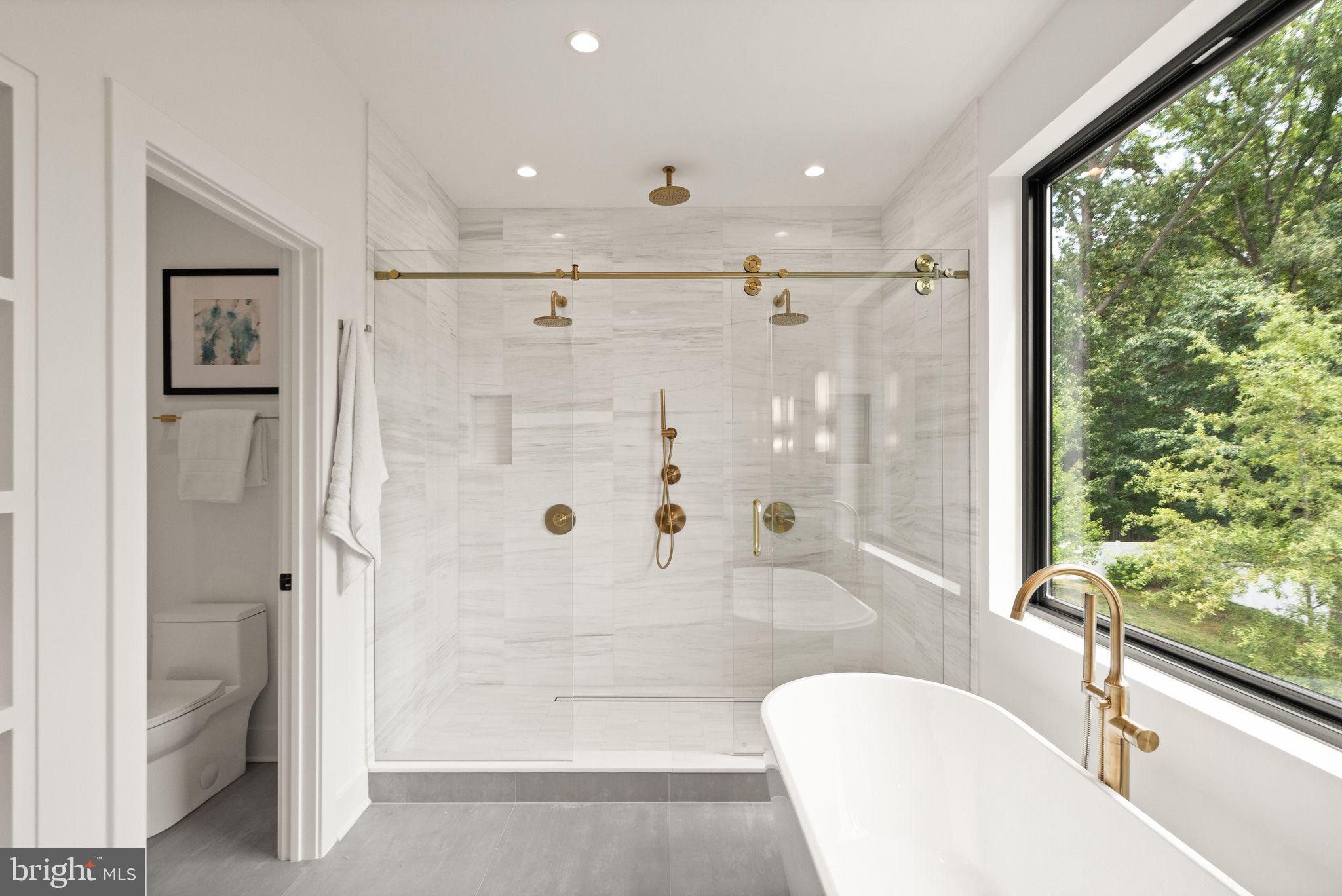 VIENNA WOODS - Residential