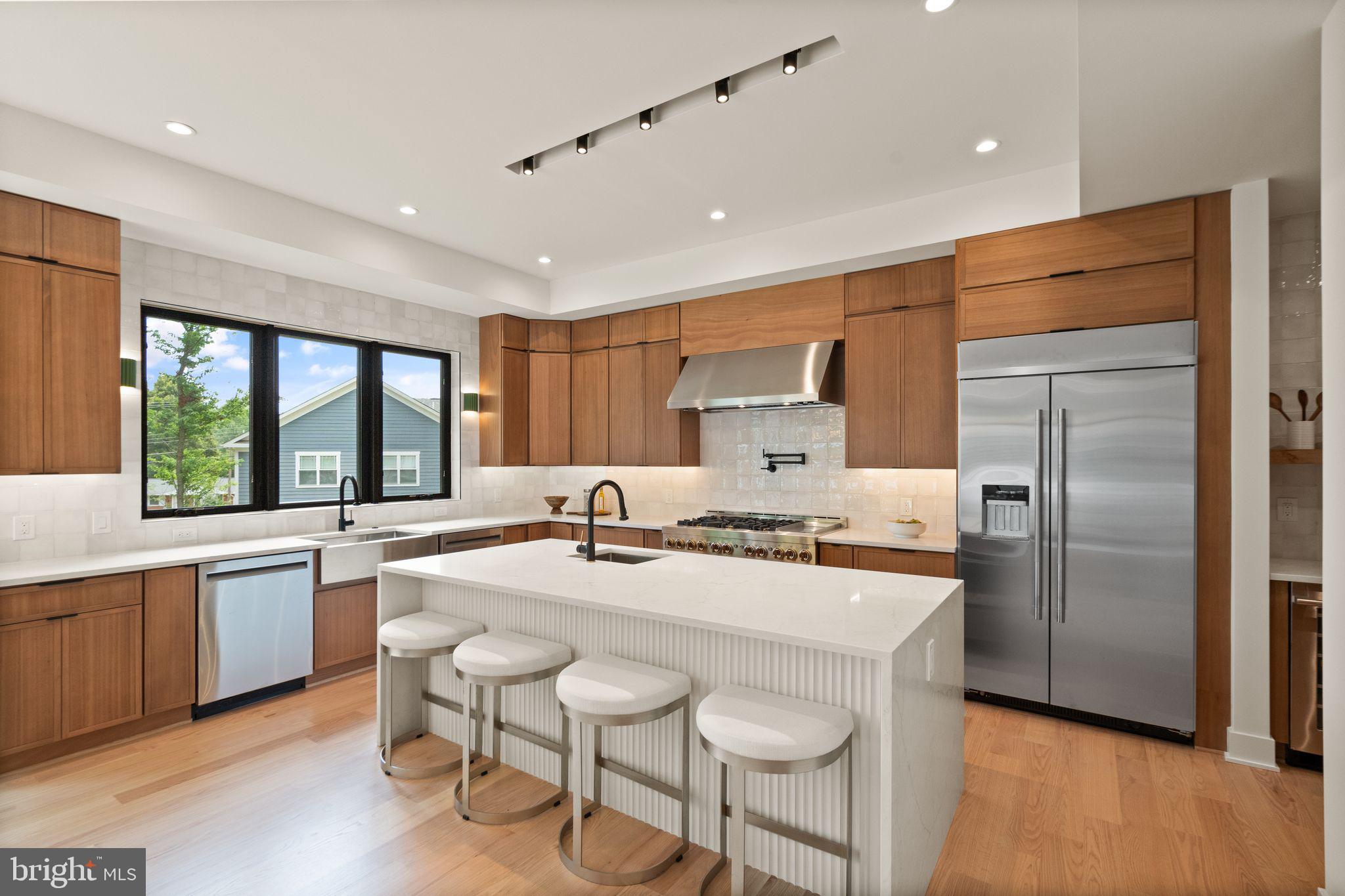 VIENNA WOODS - Residential