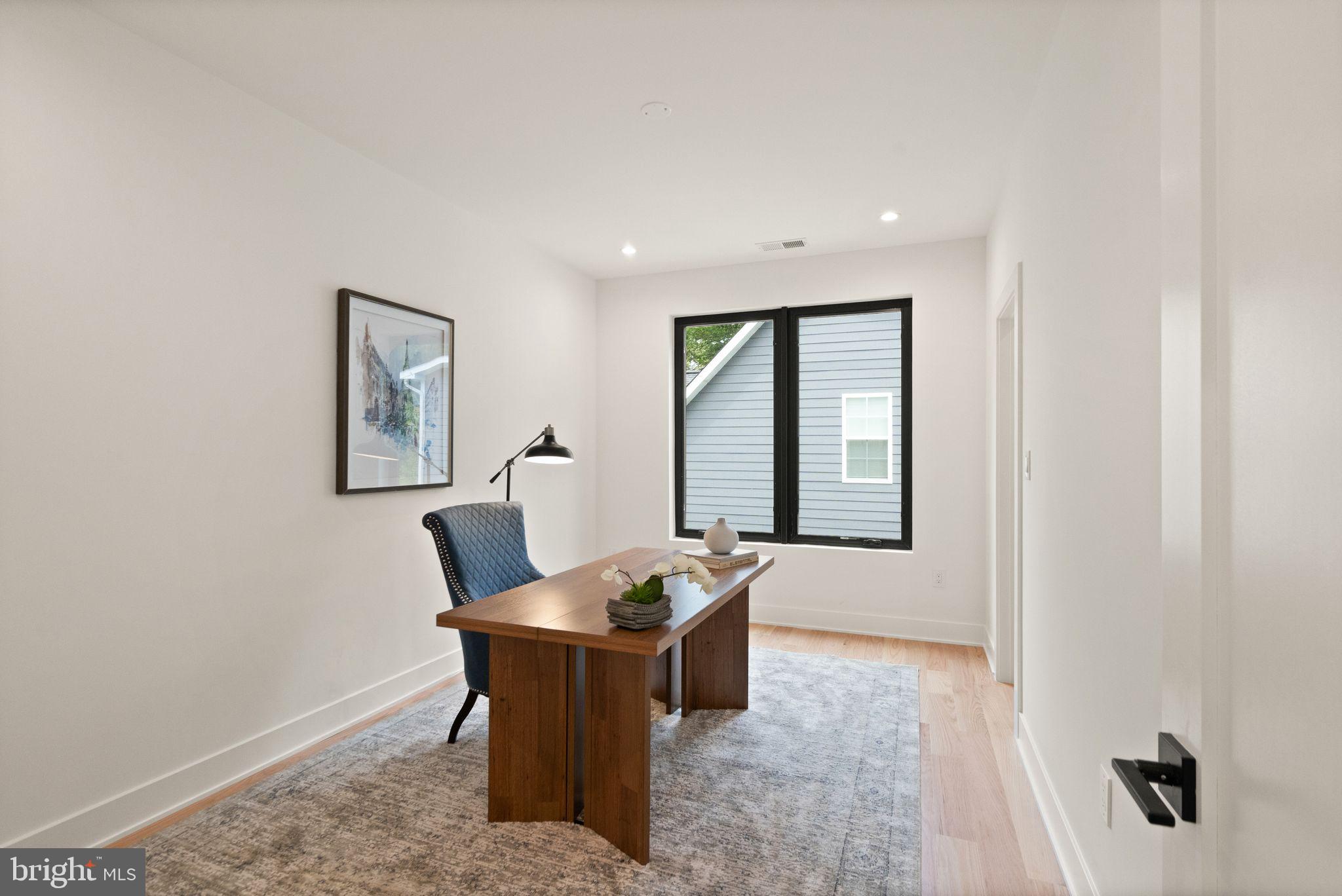 VIENNA WOODS - Residential