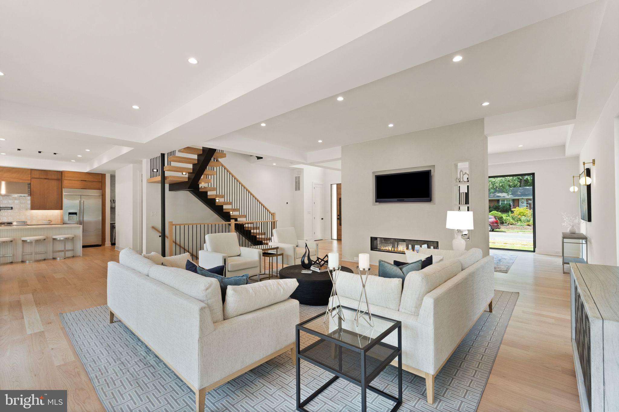 VIENNA WOODS - Residential