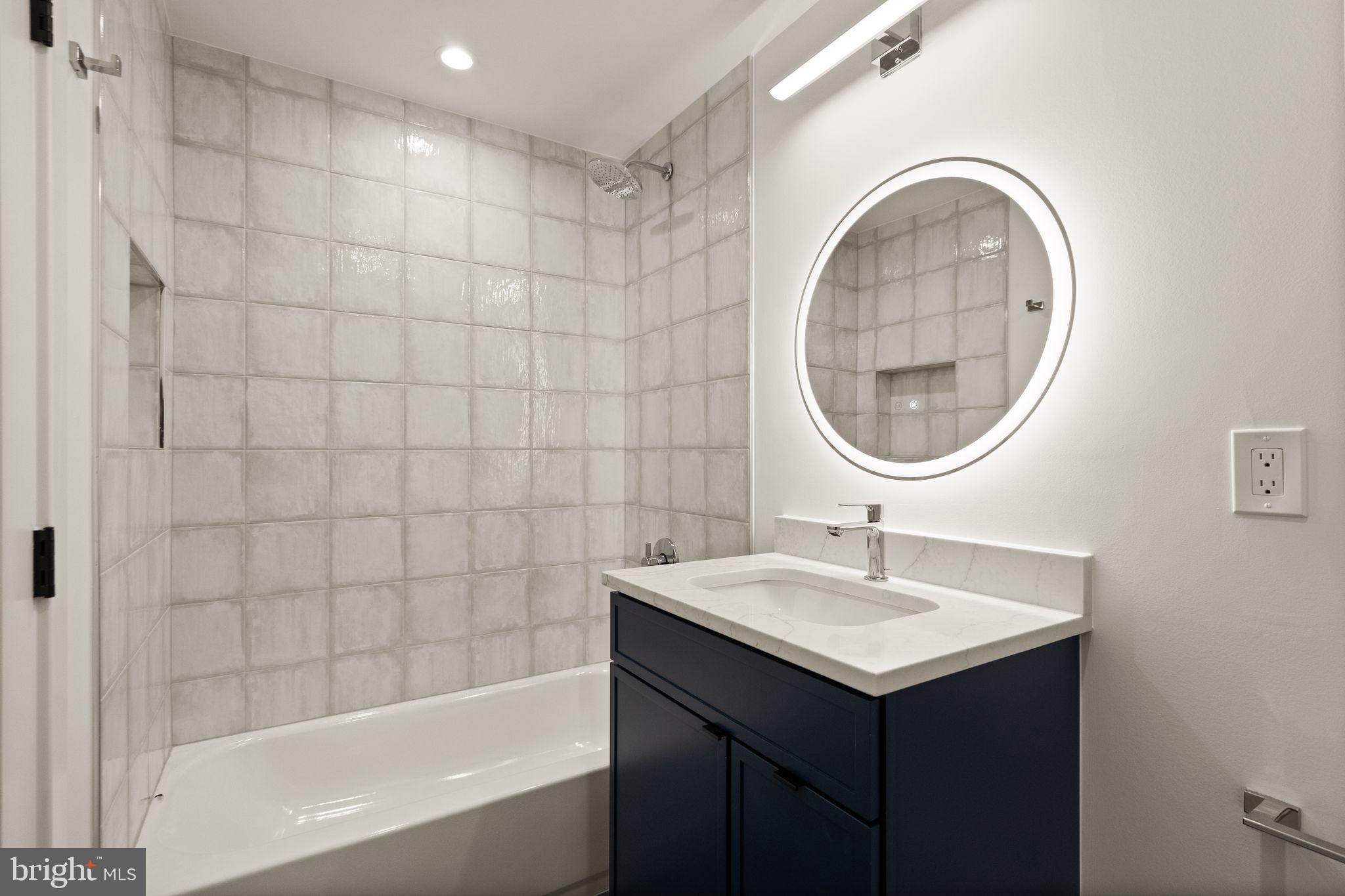 VIENNA WOODS - Residential