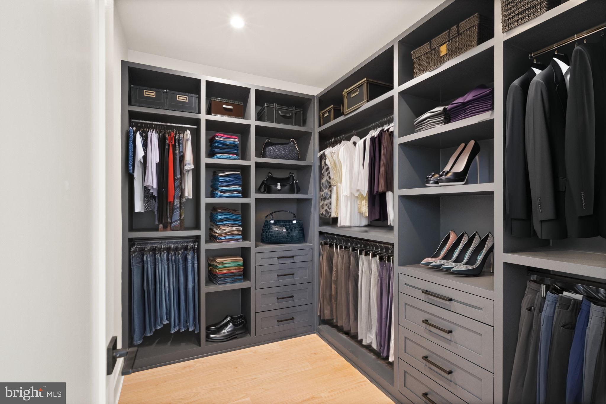 VIENNA WOODS - Residential