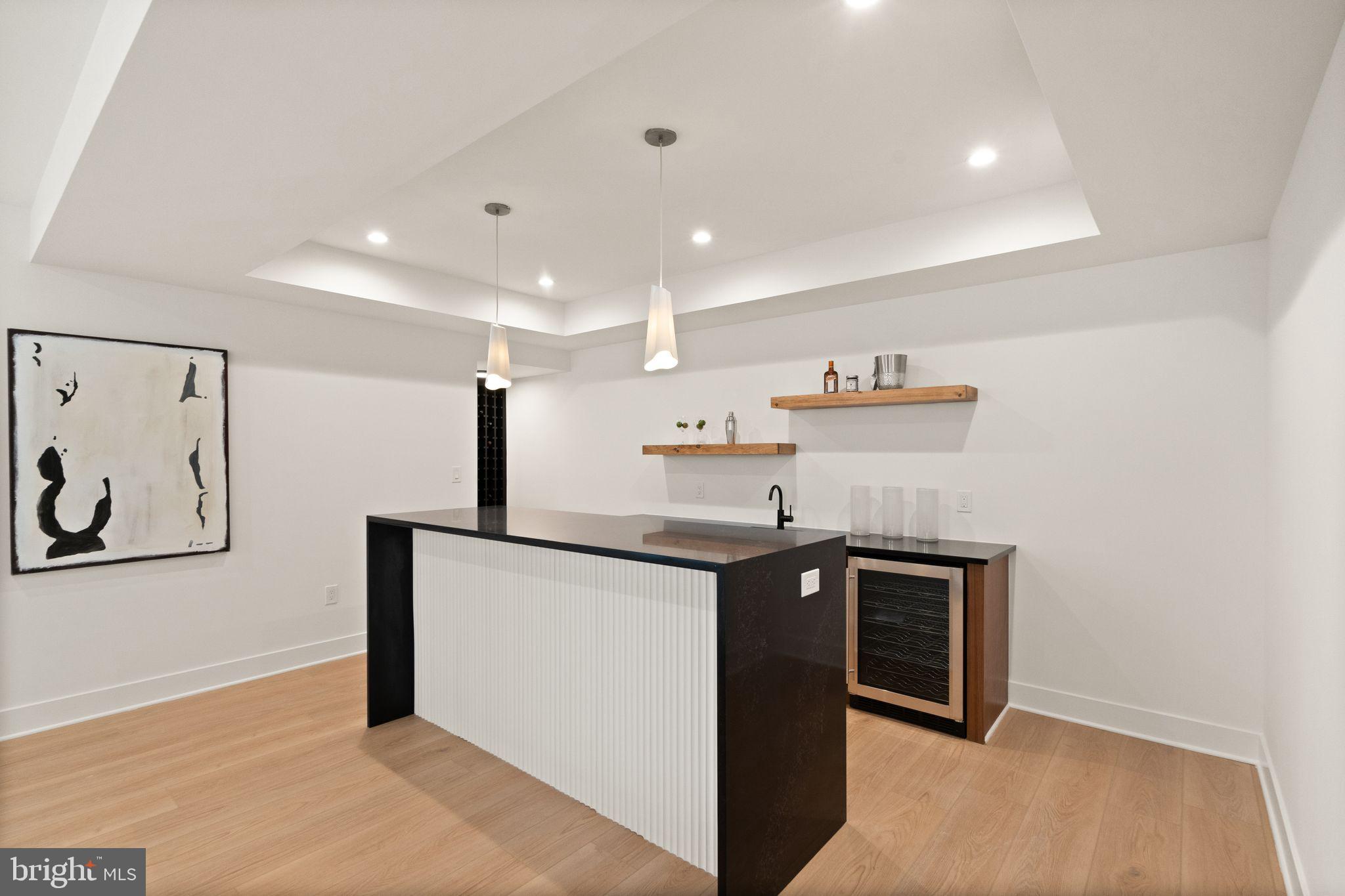 VIENNA WOODS - Residential