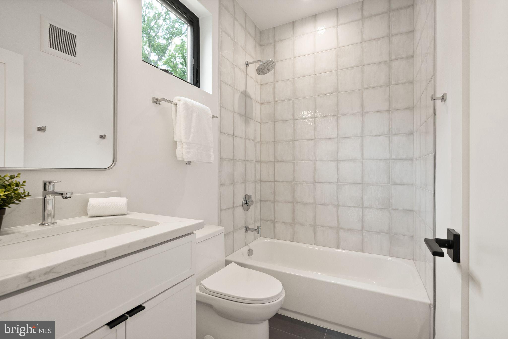 VIENNA WOODS - Residential