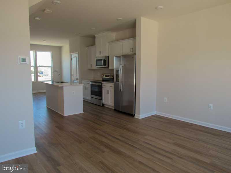 PRESIDENTS POINTE - Residential Lease