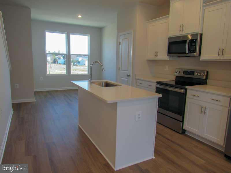 PRESIDENTS POINTE - Residential Lease