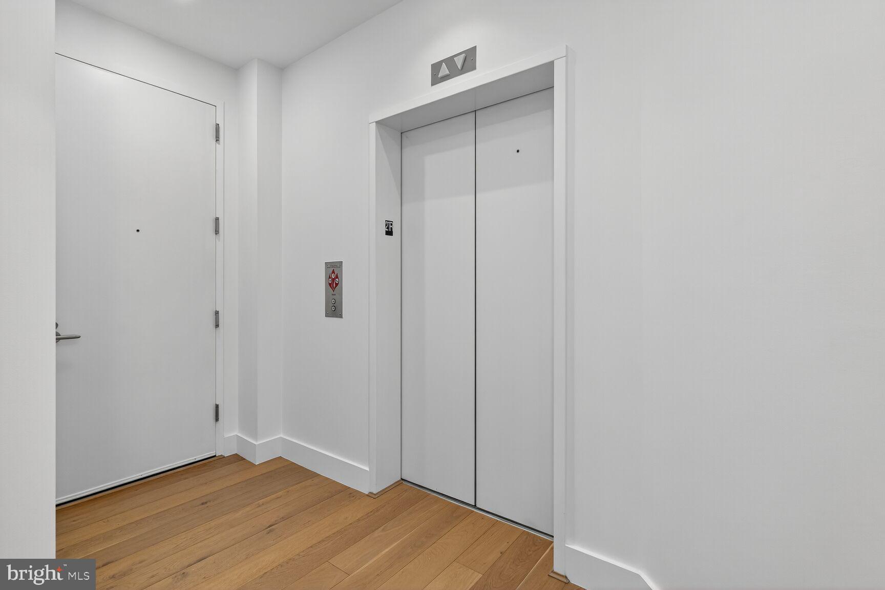 TURNBERRY TOWER - Residential